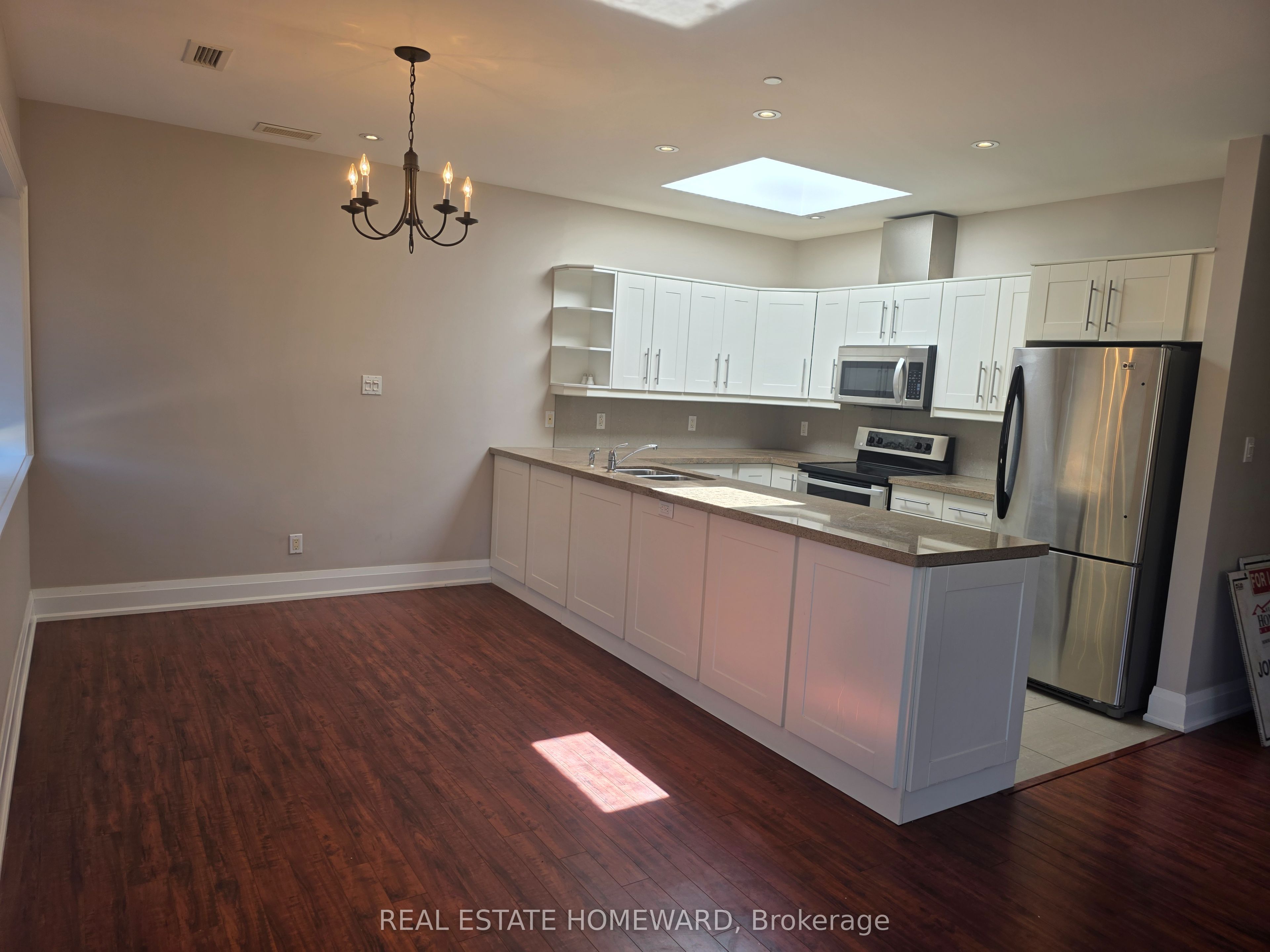425 Queen Street E A, Toronto, ON M5A 1T5 photo 4