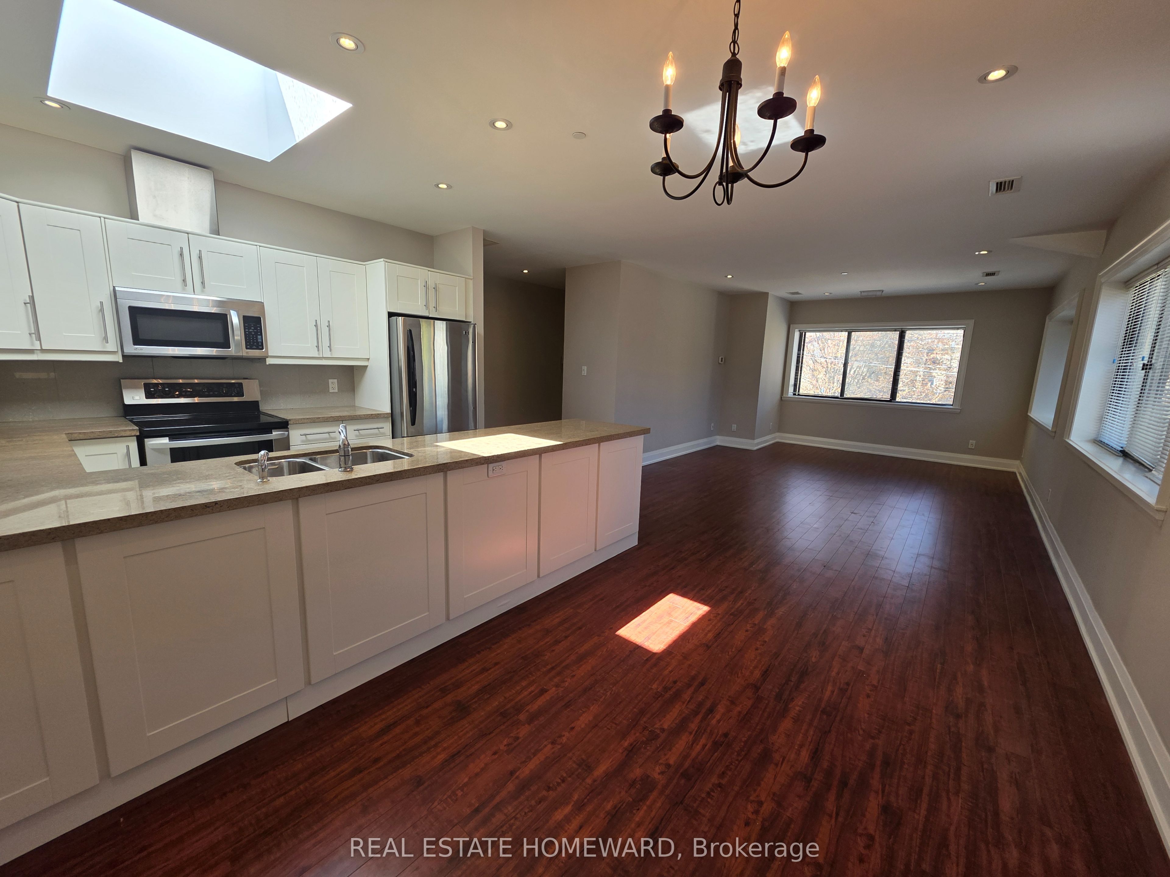 425 Queen Street E A, Toronto, ON M5A 1T5 photo 5