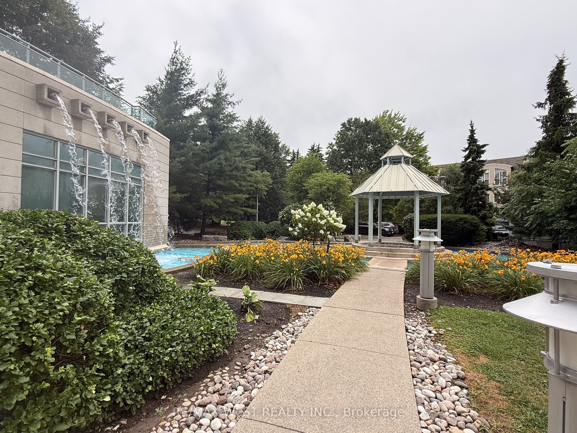 60 Byng Avenue 2010, Toronto, ON M2N 7K3 photo 2
