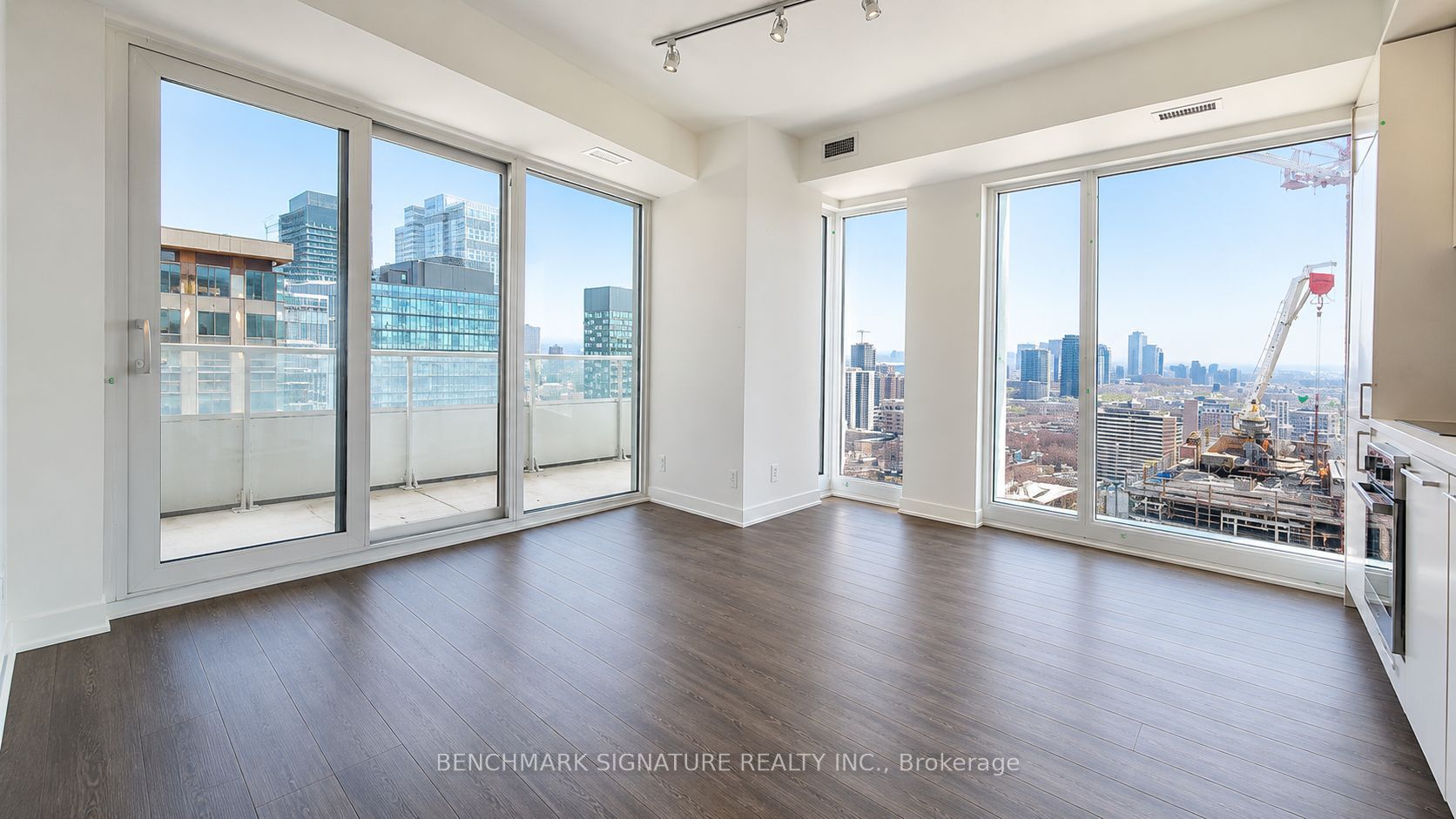 88 Queen Street E 3202, Toronto, ON M5C 0B6