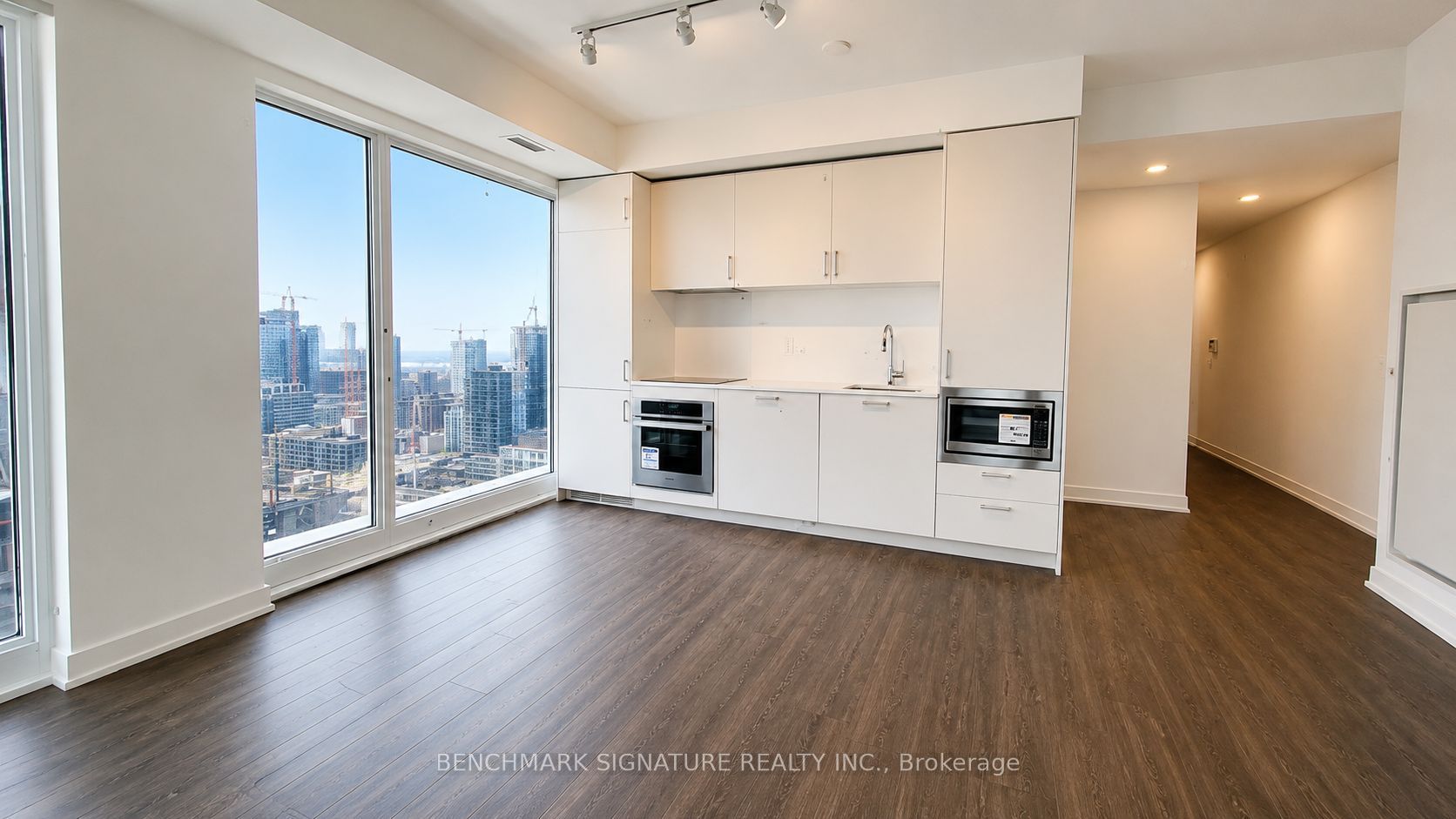 88 Queen Street E 3202, Toronto, ON M5C 0B6 photo 2
