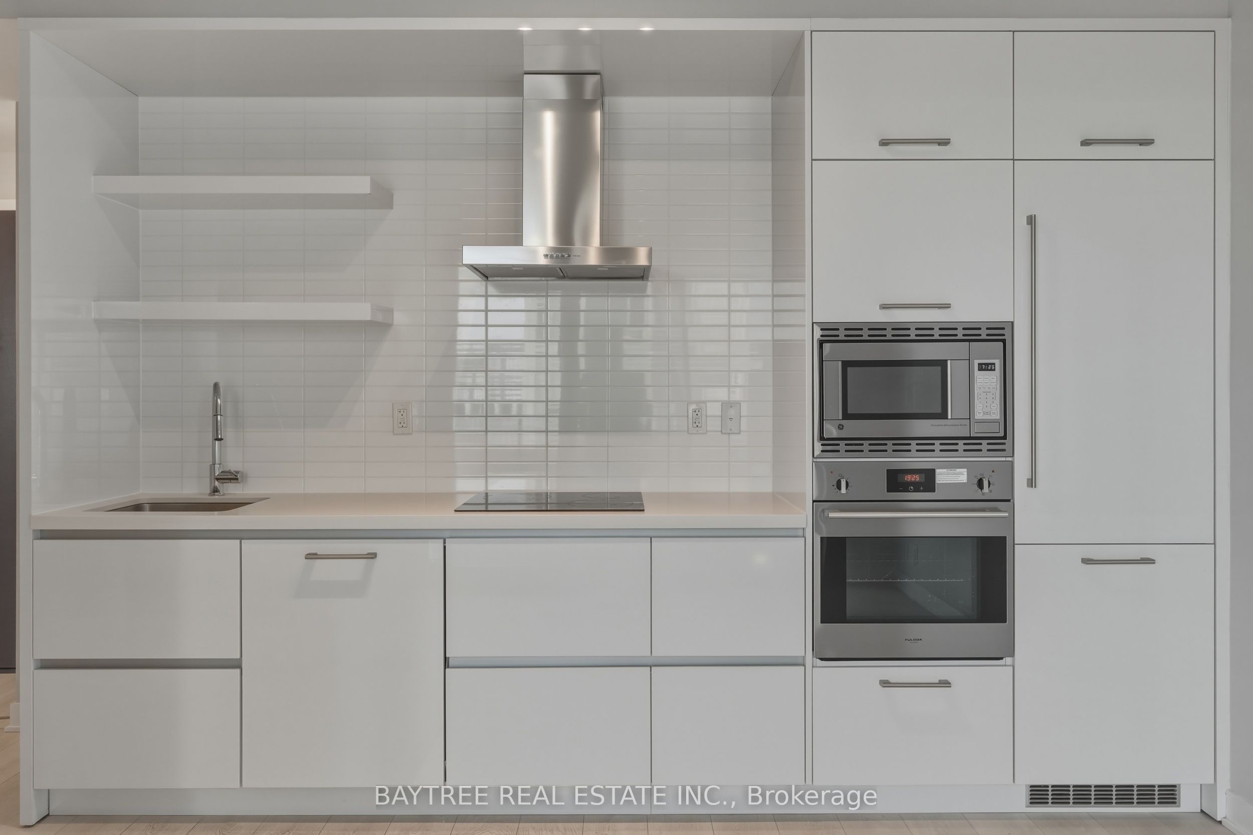 2221 Yonge Street 3807, Toronto, ON M4S 2B5 photo 3