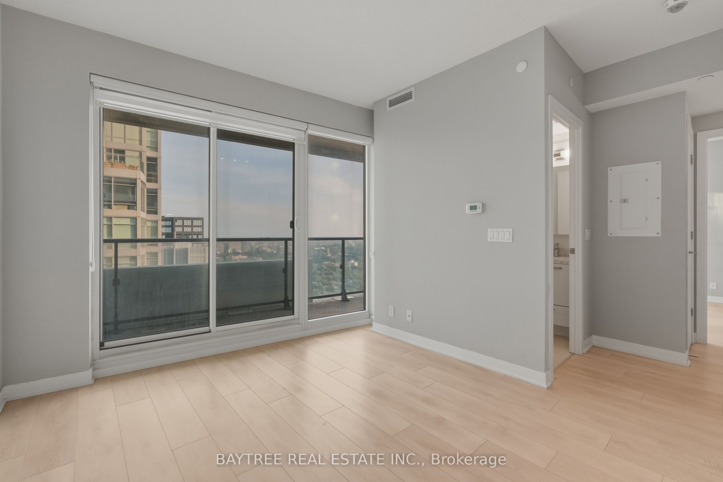 2221 Yonge Street 3807, Toronto, ON M4S 2B5 photo 5