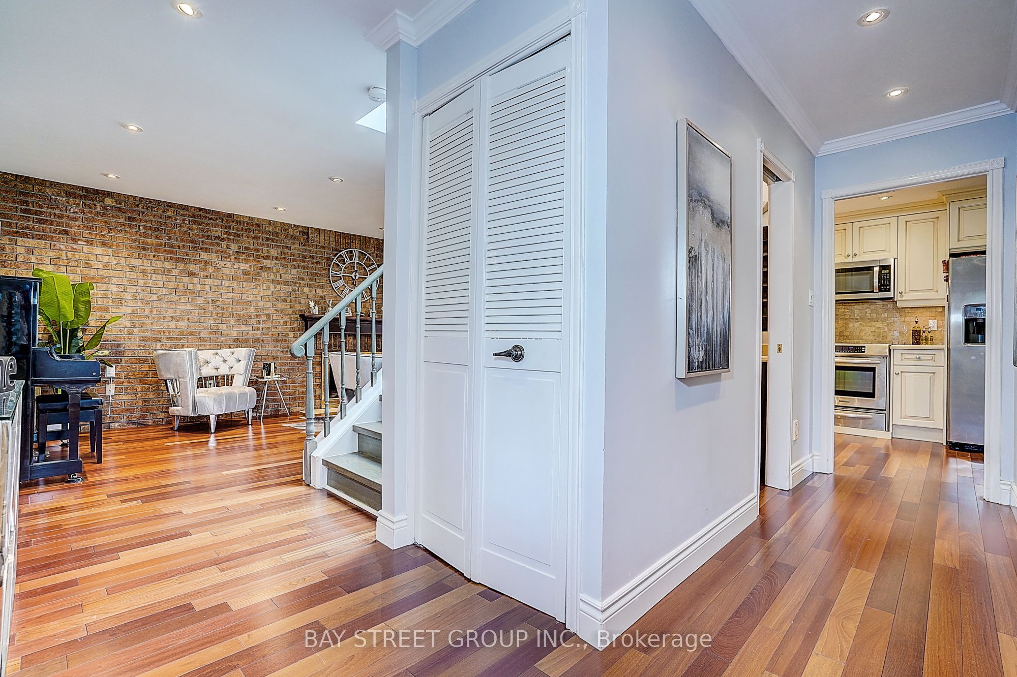 6 Caravan Drive, Toronto, ON M3B 1N1 photo 5