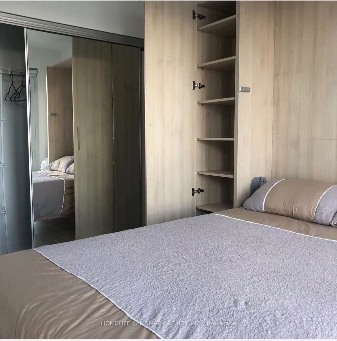 501 Yonge Street 4410, Toronto, ON M4Y 1Y4 photo 3