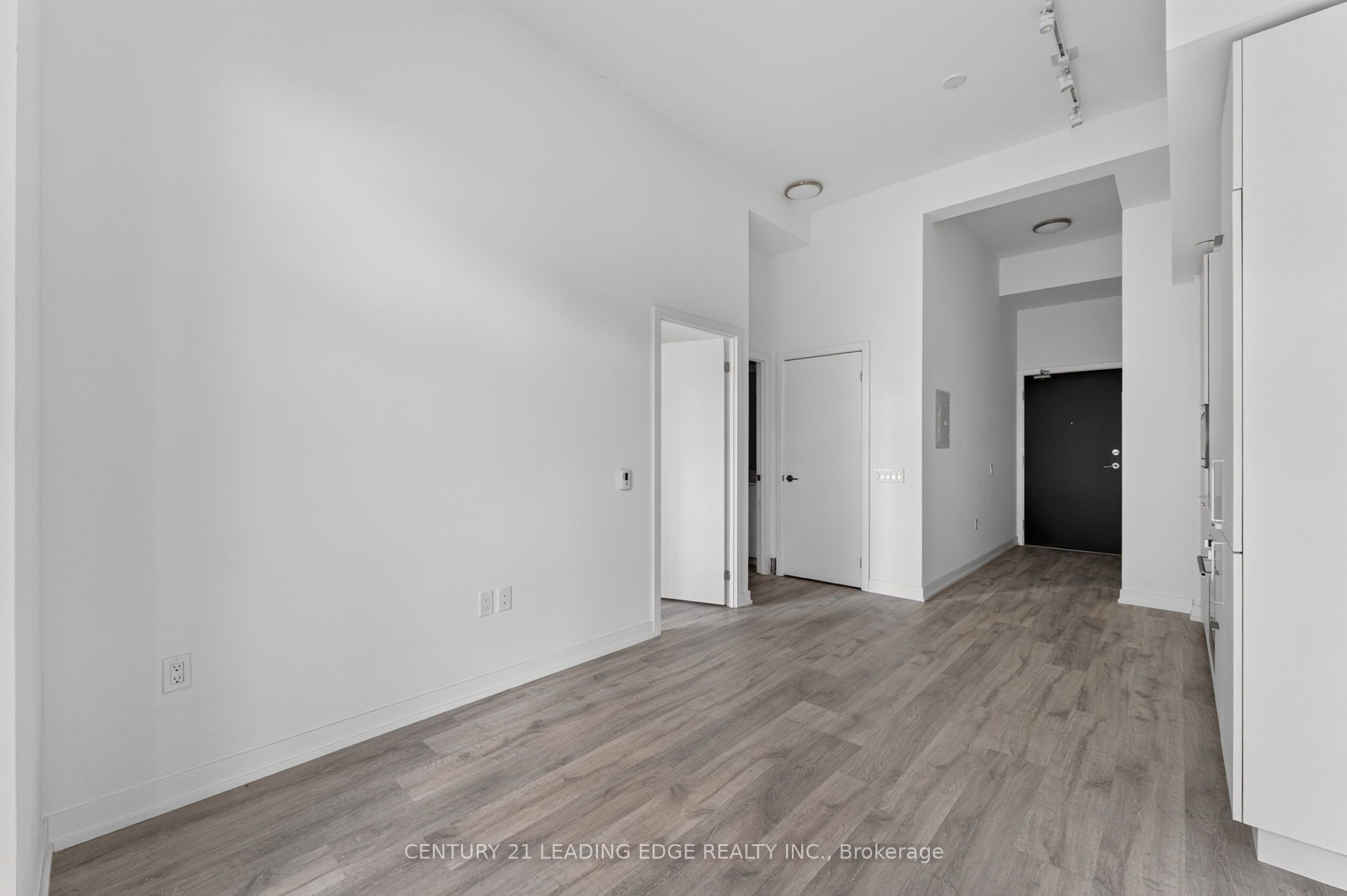 7 Golden Lion Heights N908, Toronto, ON M2M 0C1 photo 4