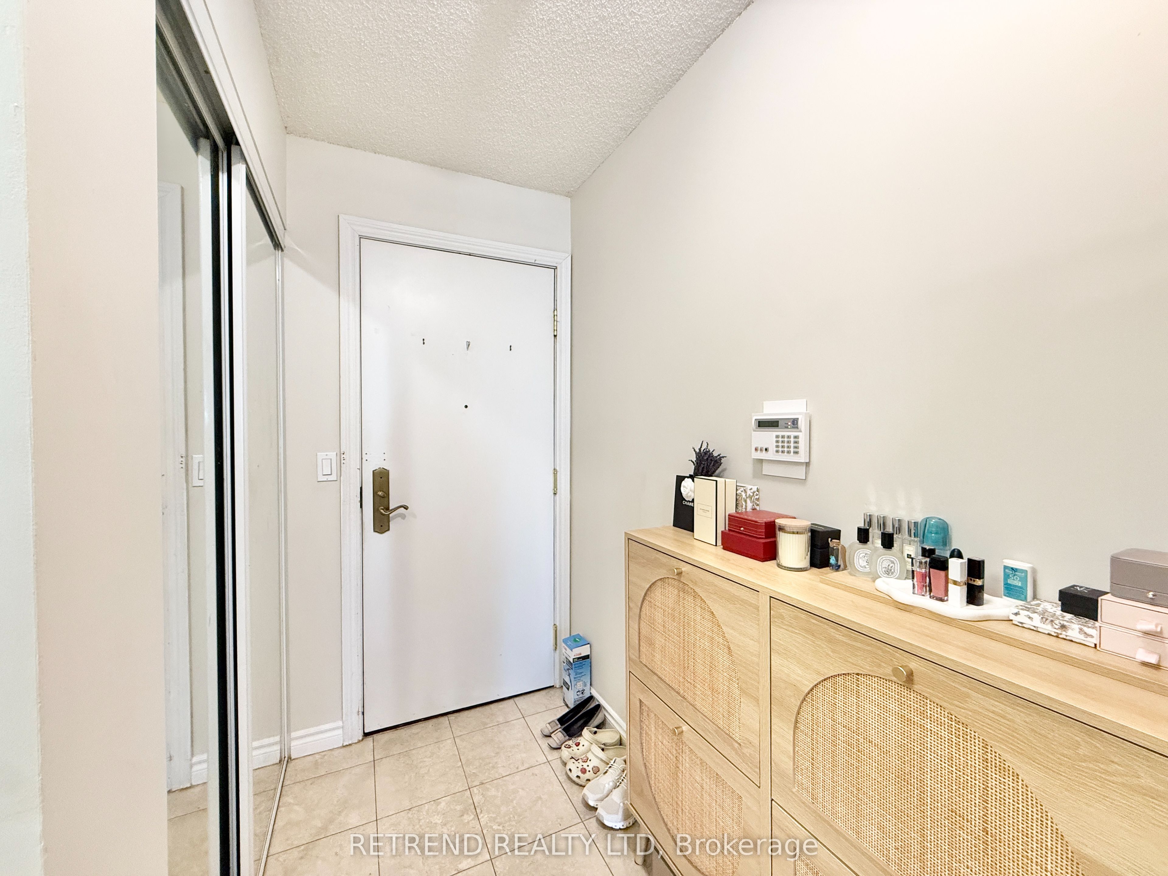 18 Sommerset Way 1011, Toronto, ON M2N 6X5 photo 2