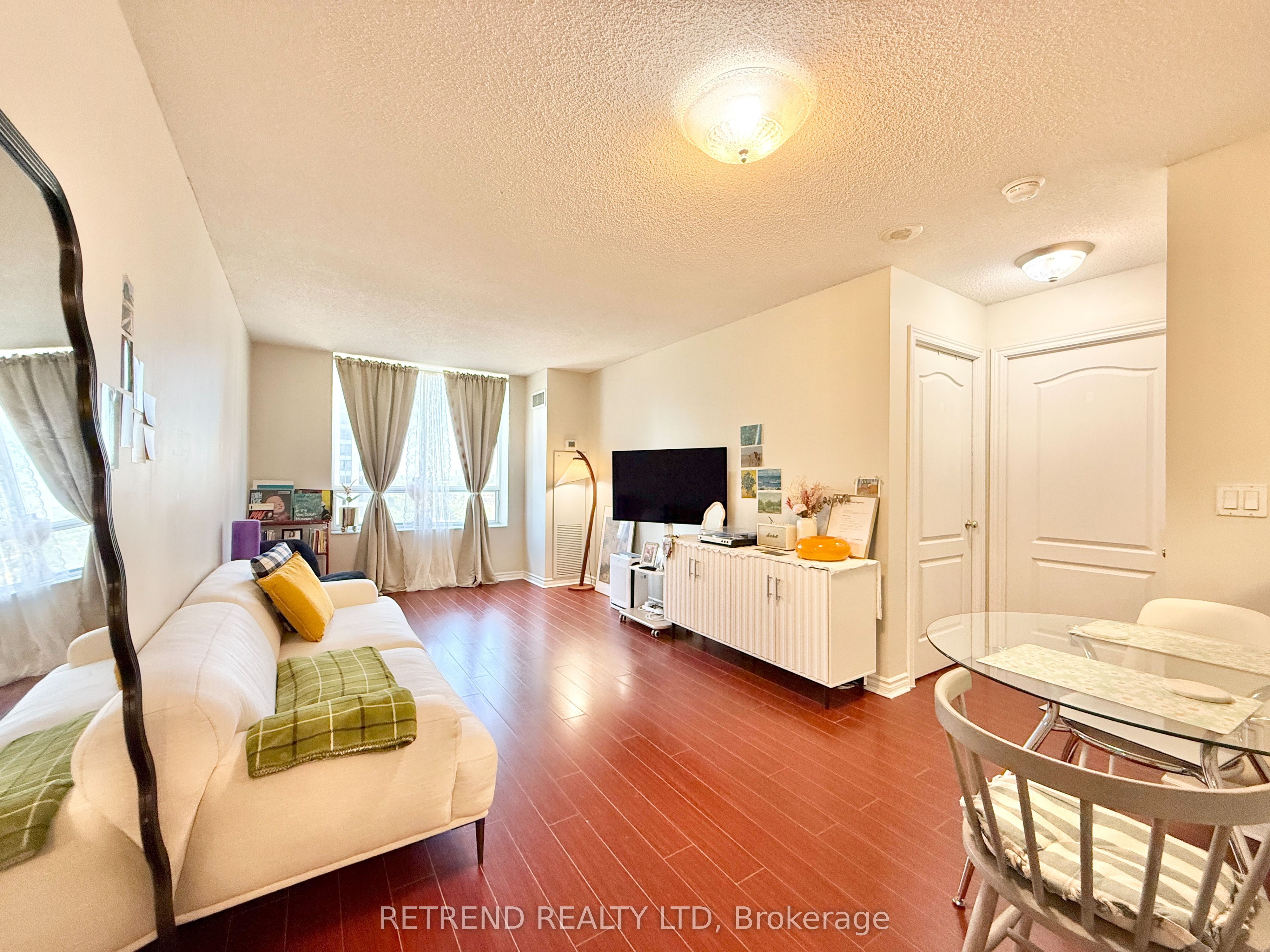 18 Sommerset Way 1011, Toronto, ON M2N 6X5 photo 4