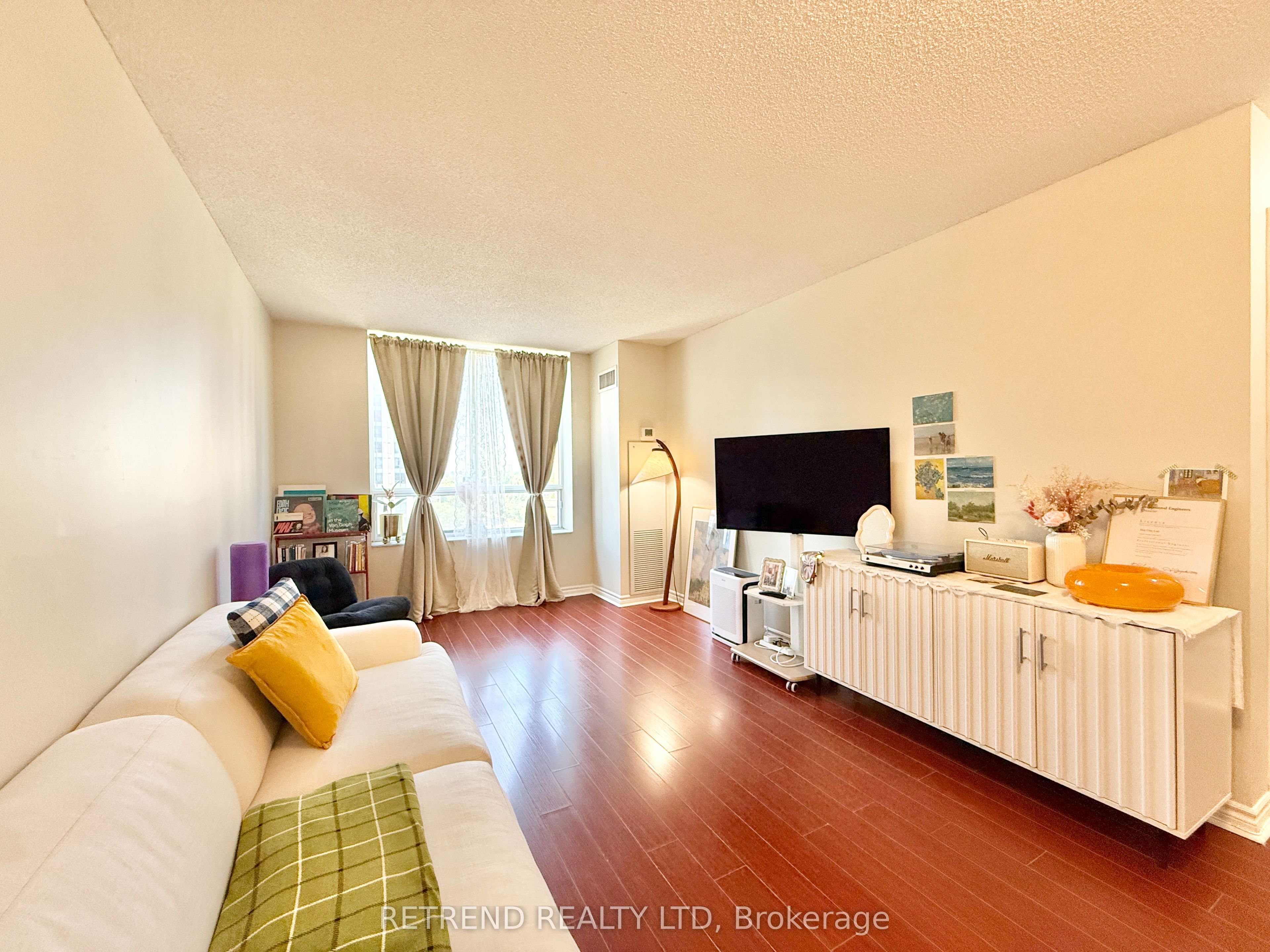 18 Sommerset Way 1011, Toronto, ON M2N 6X5 photo 5
