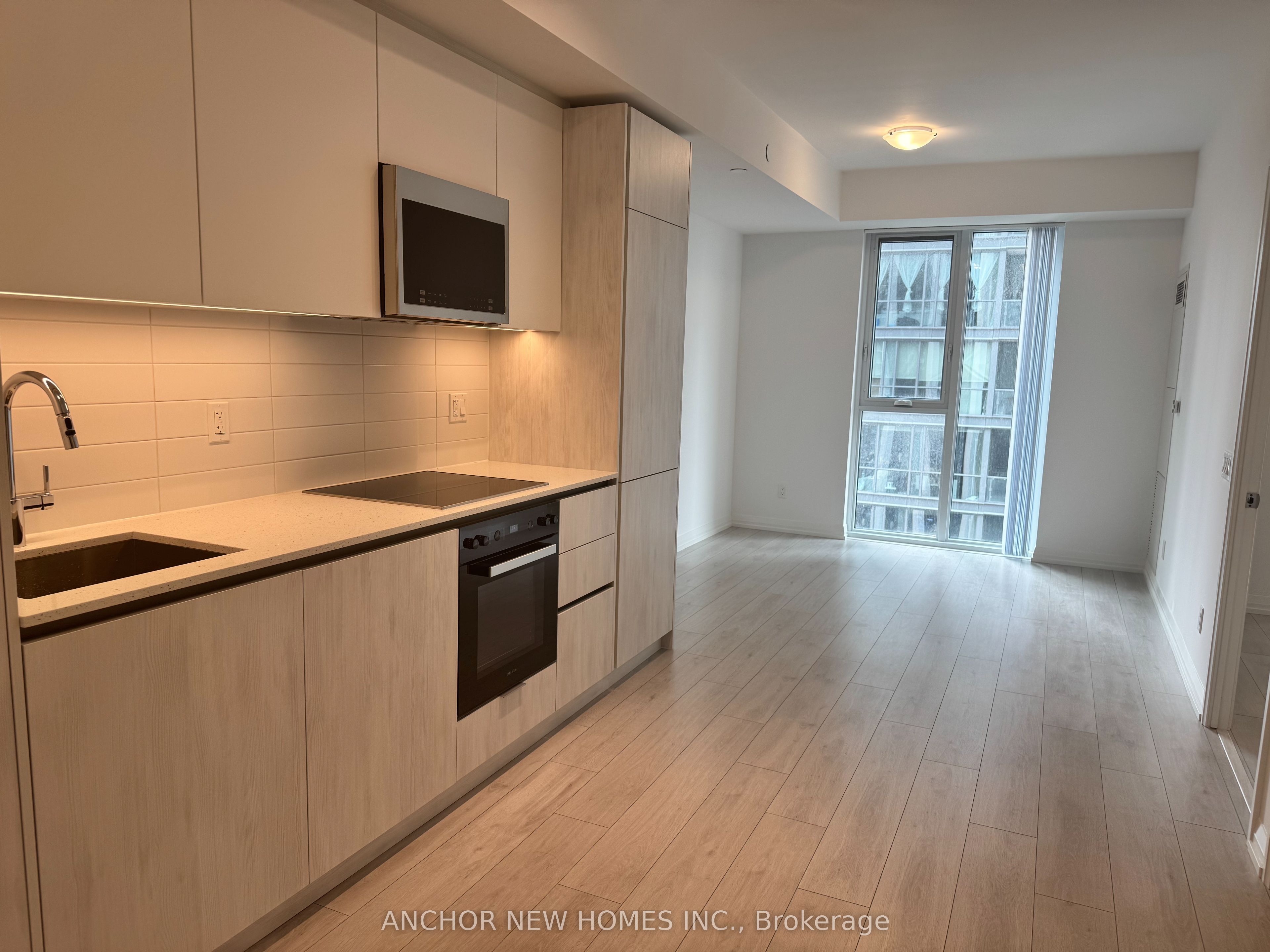 400 King Street W 2019, Toronto, ON M5V 1K2 photo 4