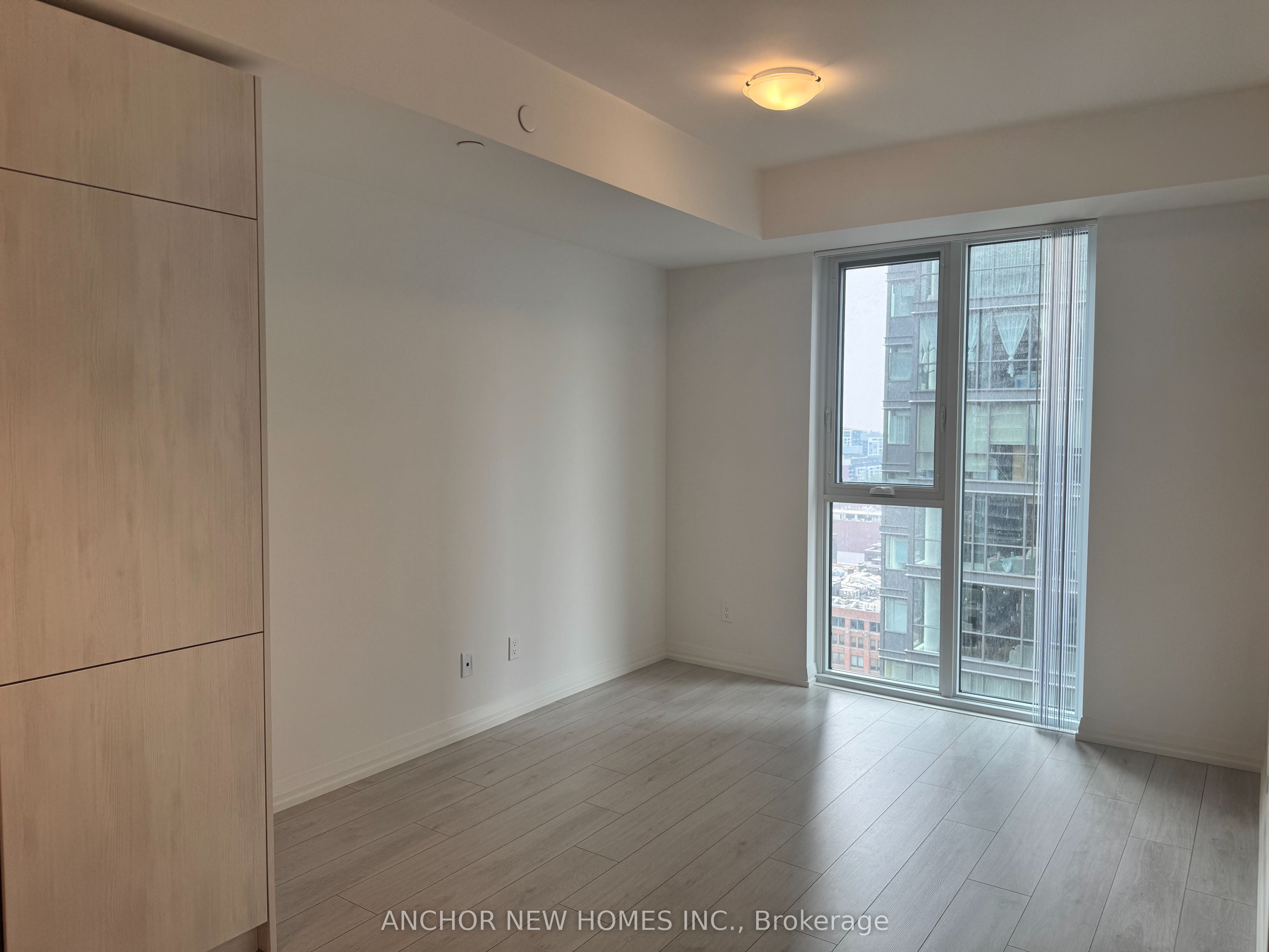 400 King Street W 2019, Toronto, ON M5V 1K2 photo 5