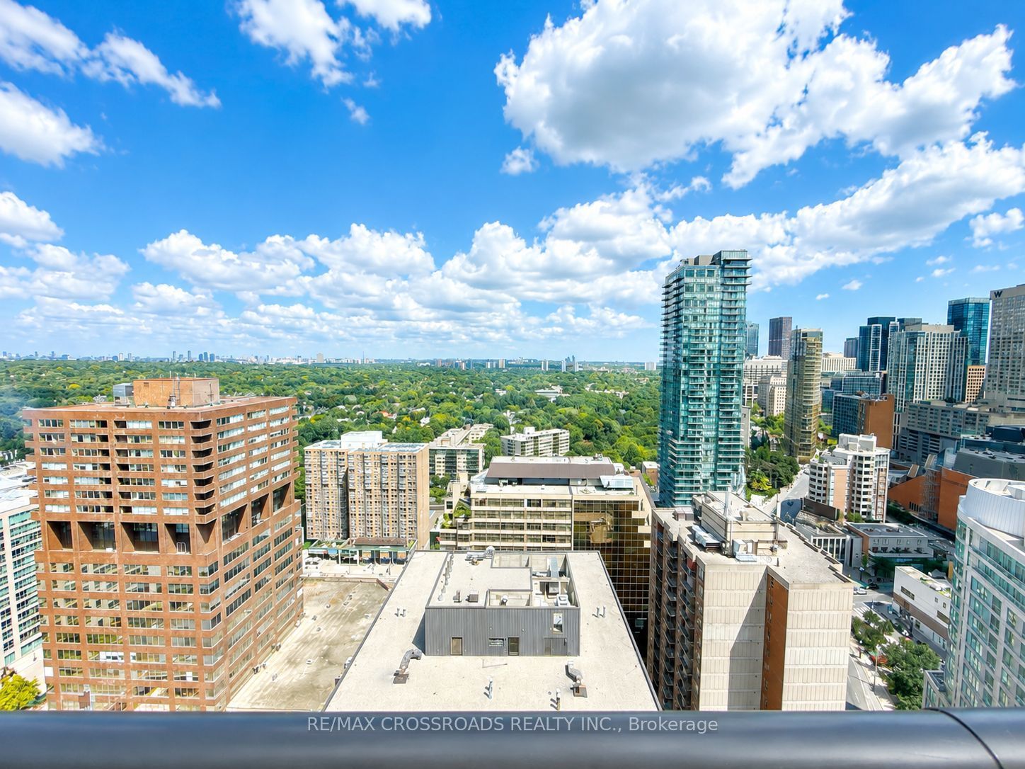 32 Davenport Road 2406, Toronto, ON M5R 0B5 photo 2