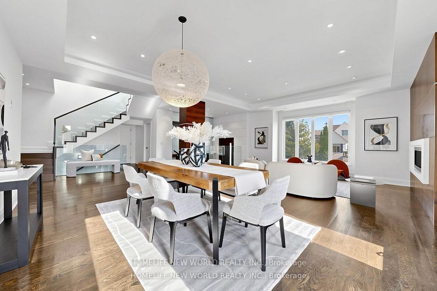 220 Roe Avenue, Toronto, ON M5M 2J4 photo 3