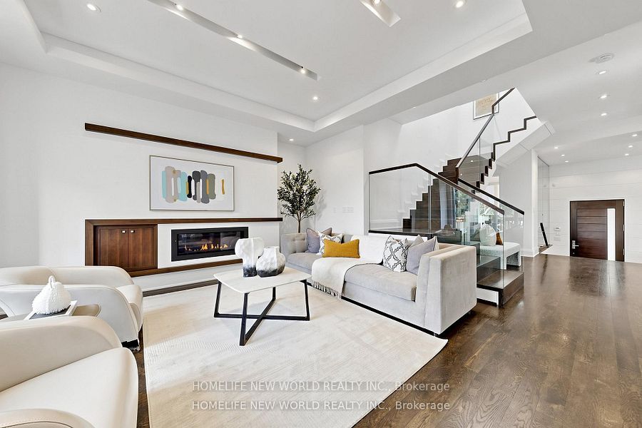220 Roe Avenue, Toronto, ON M5M 2J4 photo 4