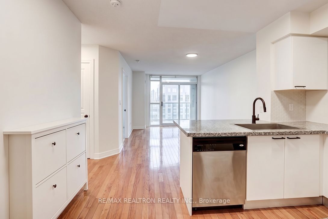 16 Harrison Garden Boulevard 2407, Toronto, ON M2N 7J7