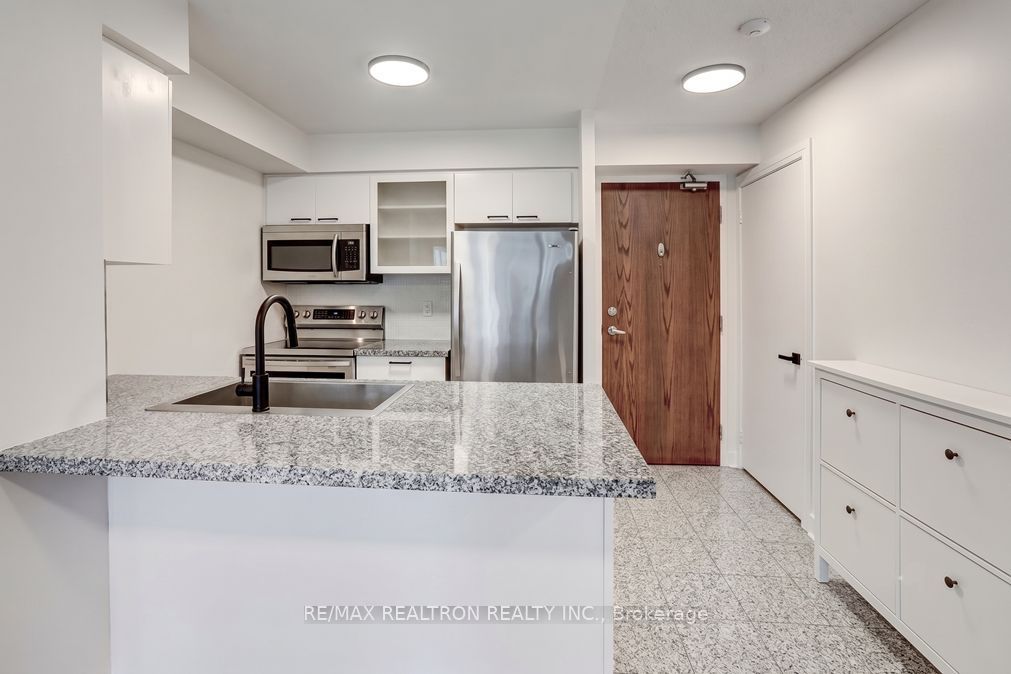 16 Harrison Garden Boulevard 2407, Toronto, ON M2N 7J7 photo 4
