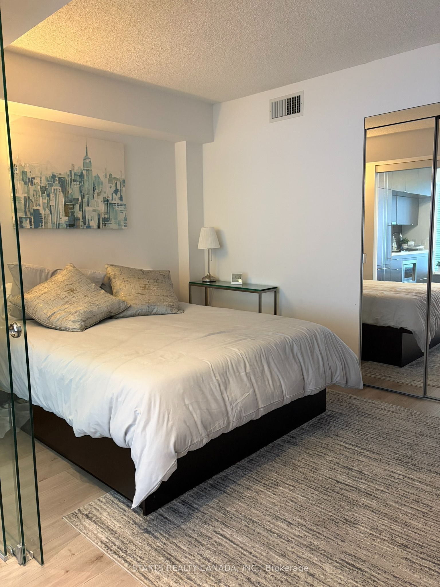 155 Yorkville Avenue 1009, Toronto, ON M5R 0B4 photo 3