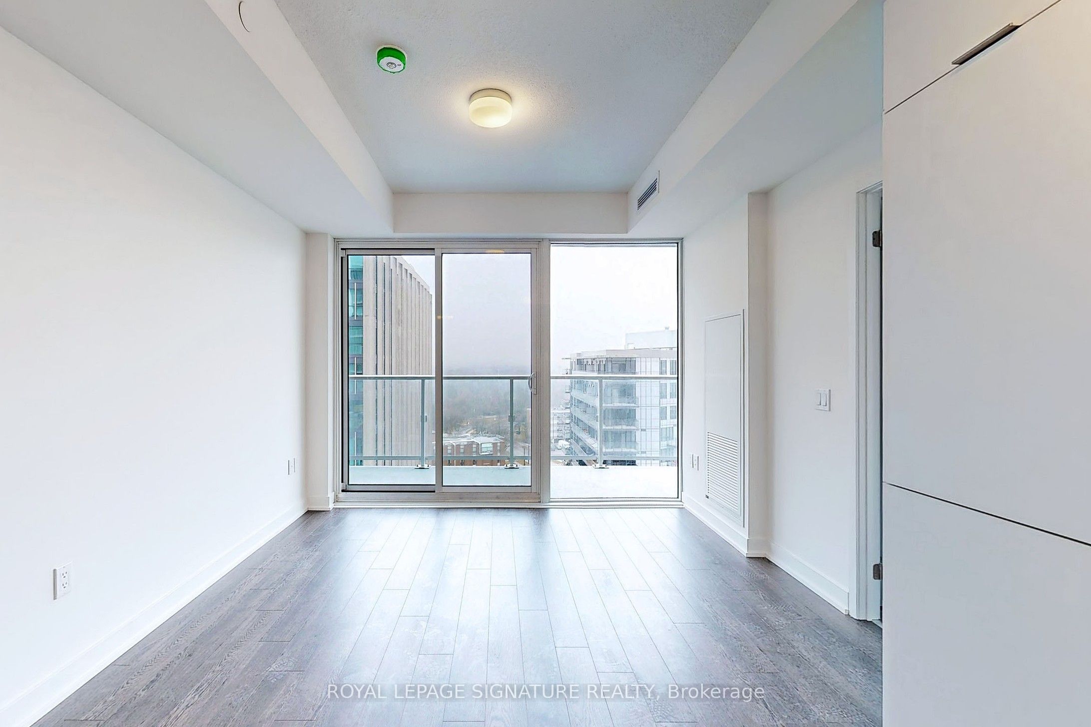 50 O'Neill Road 1108, Toronto, ON M3C 0H1 photo 3