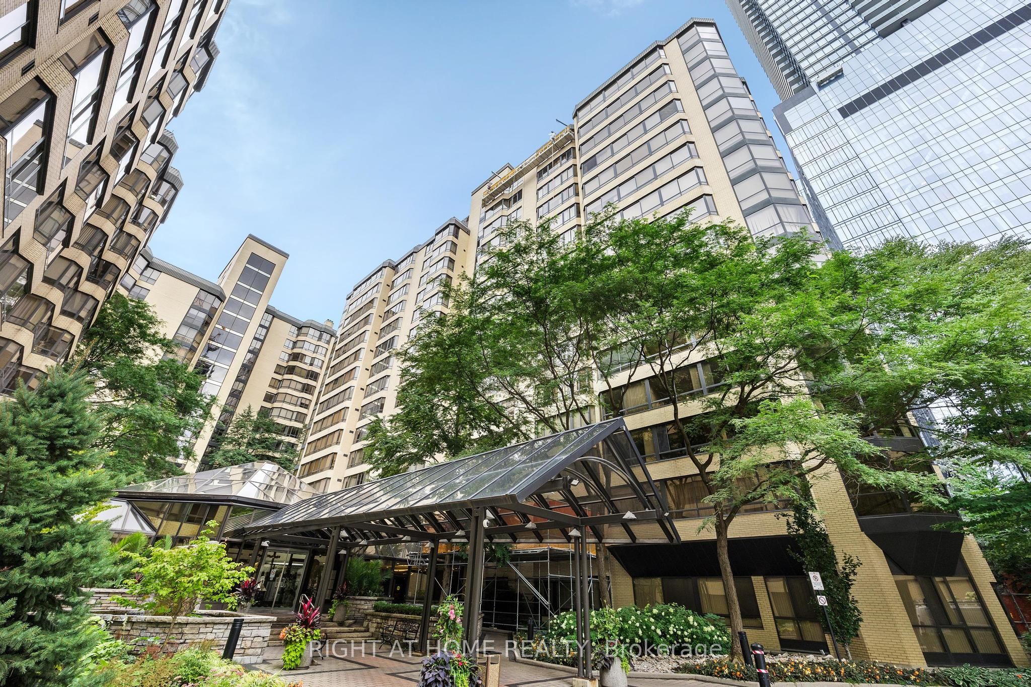 280 Simcoe Street 206A, Toronto, ON M5T 2Y5 photo 2