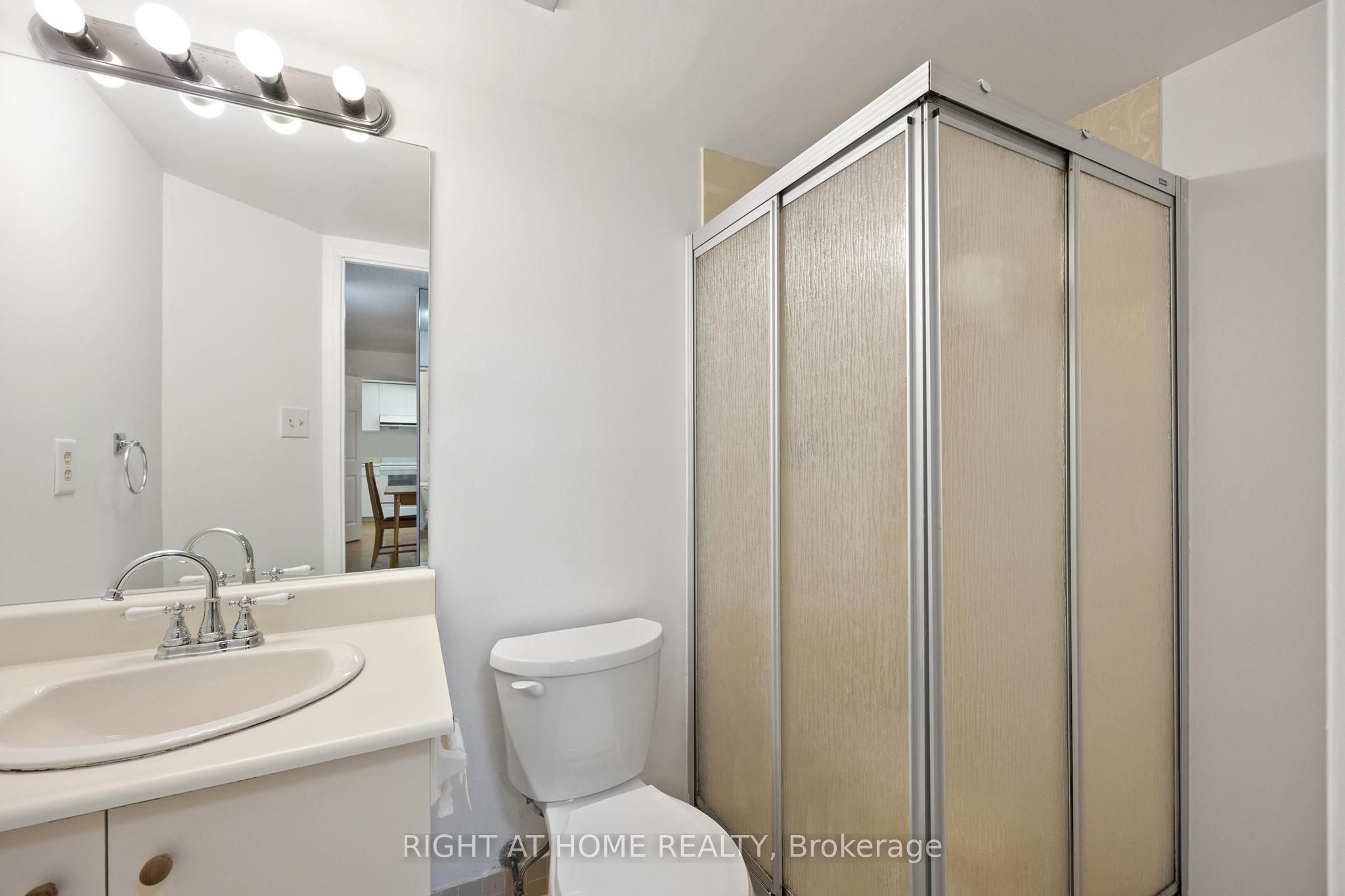 280 Simcoe Street 206A, Toronto, ON M5T 2Y5 photo 5