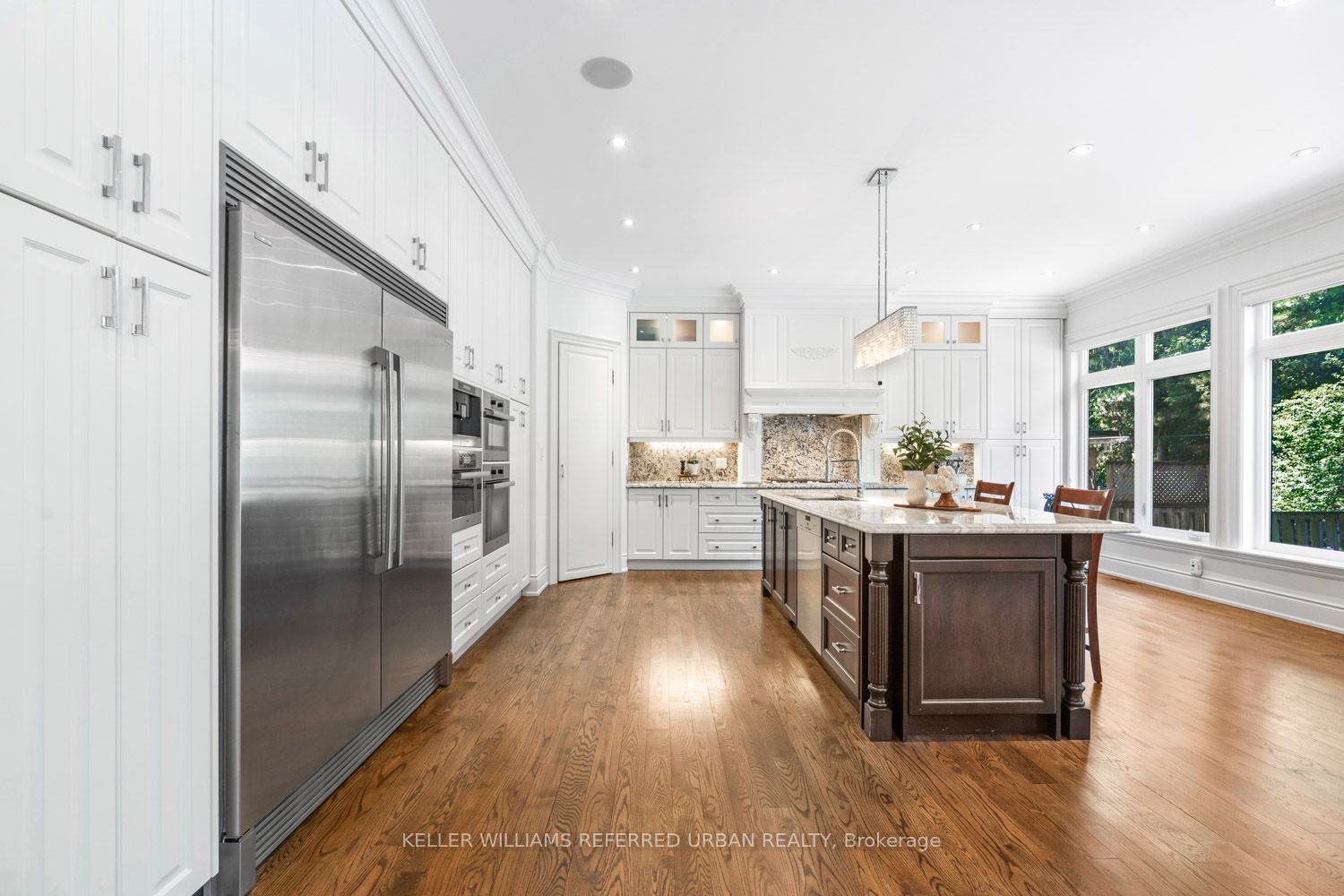 14 Tremont Crescent, Toronto, ON M3B 2S1 photo 4