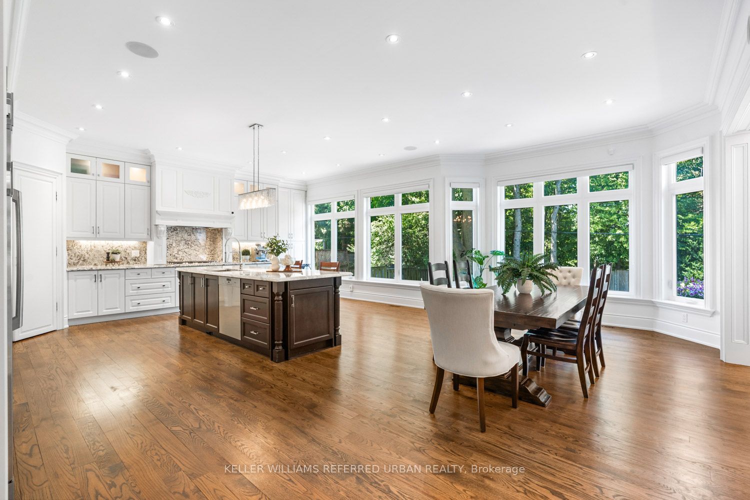 14 Tremont Crescent, Toronto, ON M3B 2S1 photo 5