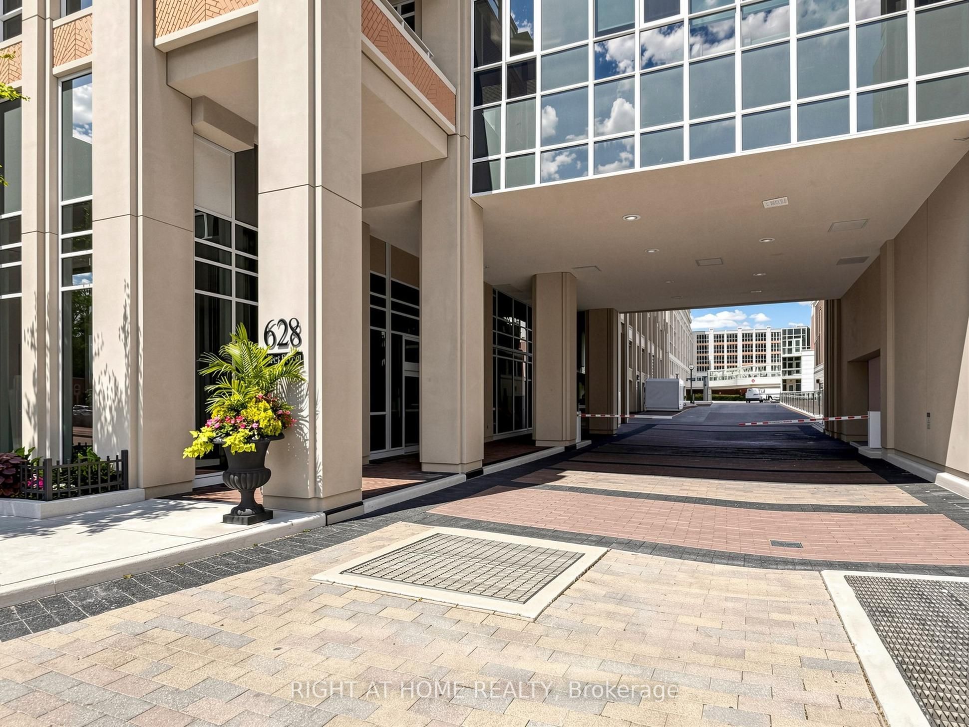 628 Fleet Street 1032, Toronto, ON M5V 1A8 photo 2