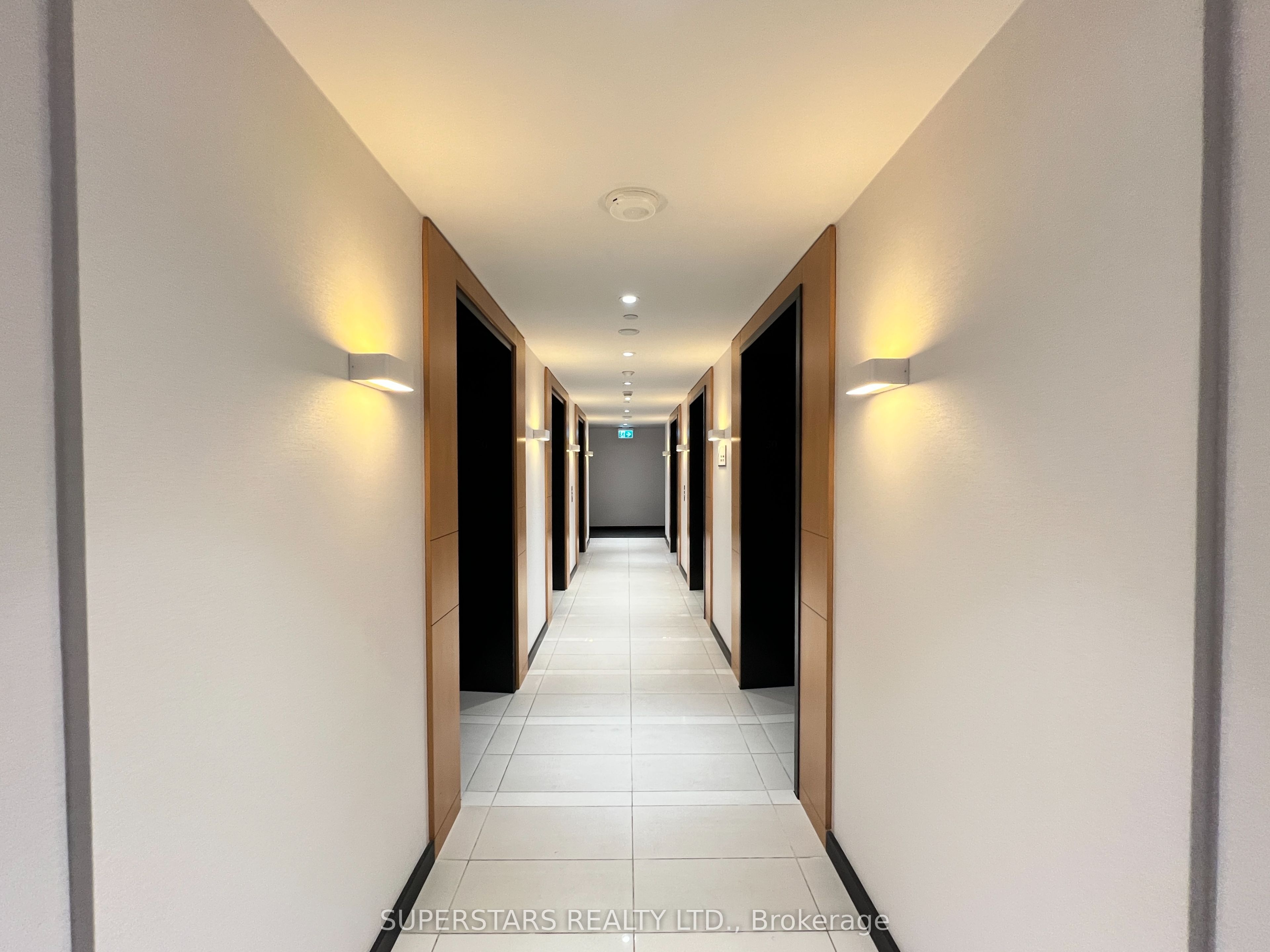 11 Wellesley Street W 3005, Toronto, ON M4Y 0G4 photo 4