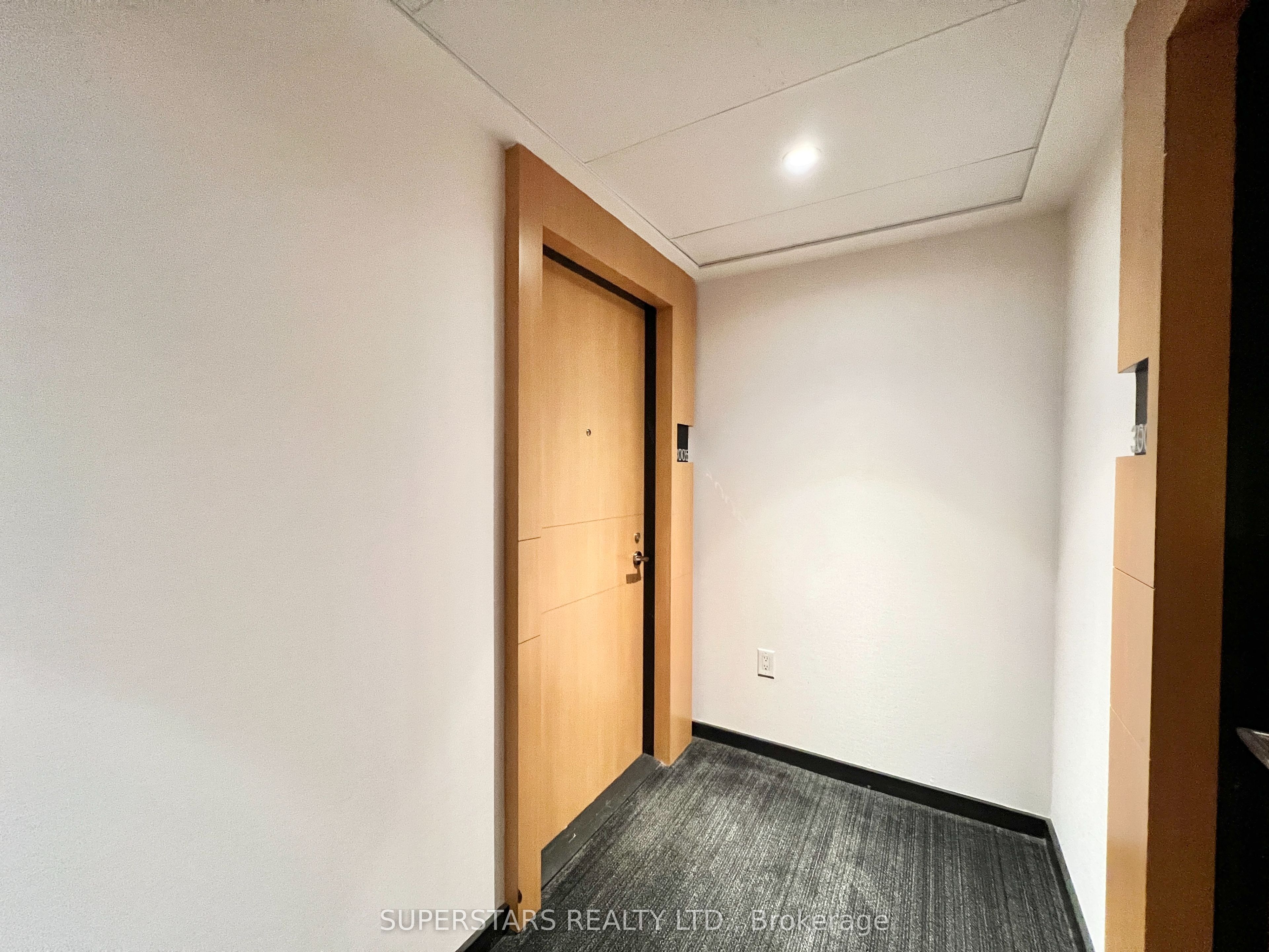 11 Wellesley Street W 3005, Toronto, ON M4Y 0G4 photo 5
