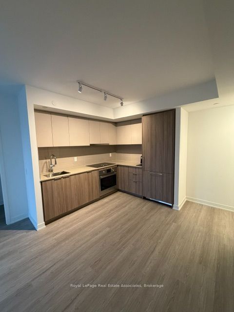 15 David Salomon Drive 1408, Toronto, ON M3C 0T2 photo 4