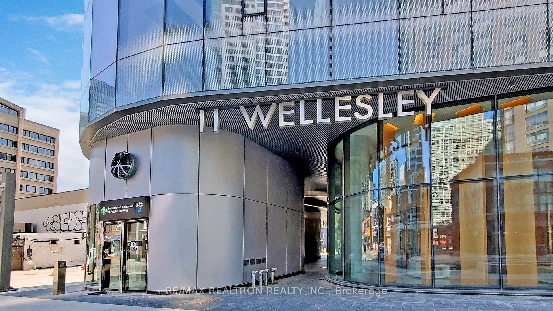 11 Wellesley Street W 3802, Toronto, ON M4Y 1E8 photo 3