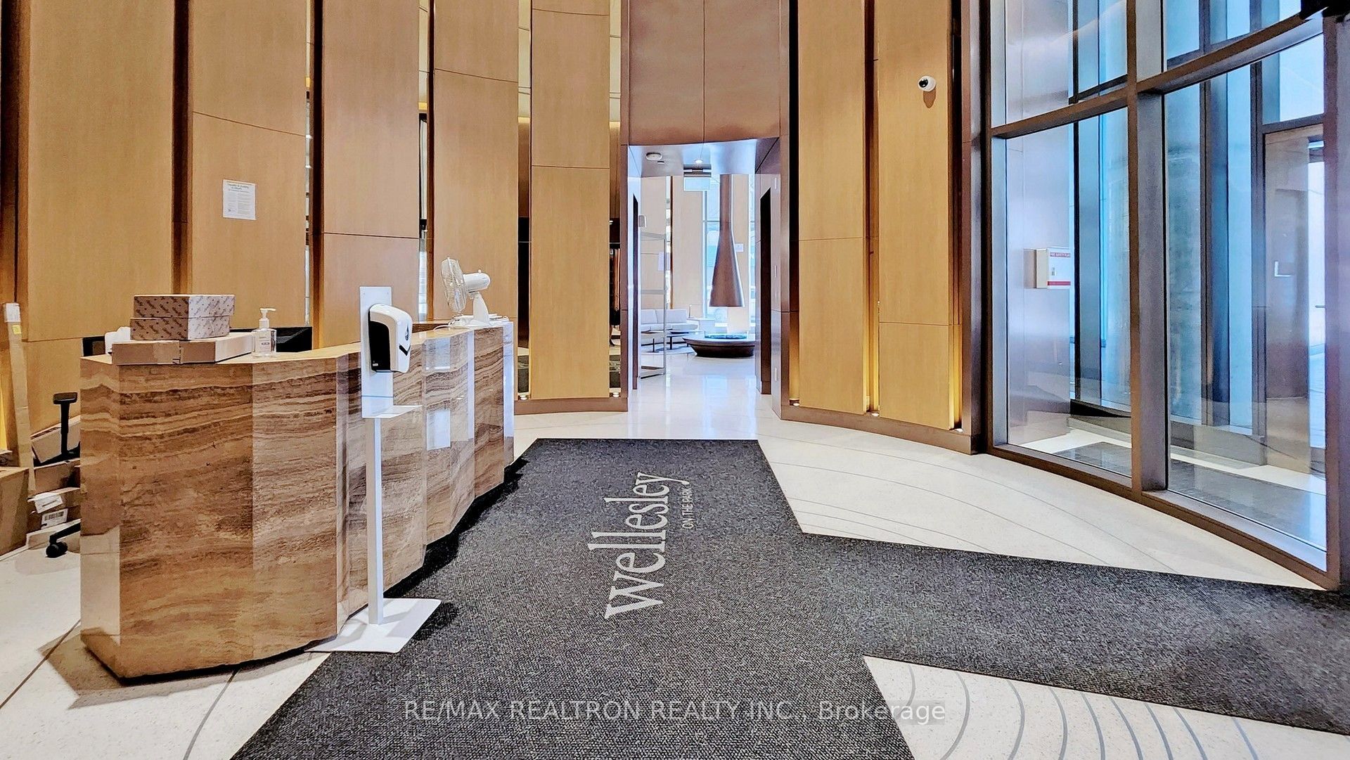 11 Wellesley Street W 3802, Toronto, ON M4Y 1E8 photo 5