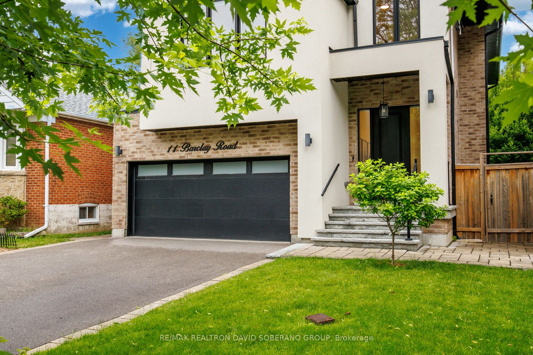 11 Barclay Road, Toronto, ON M3H 3C8 photo 2