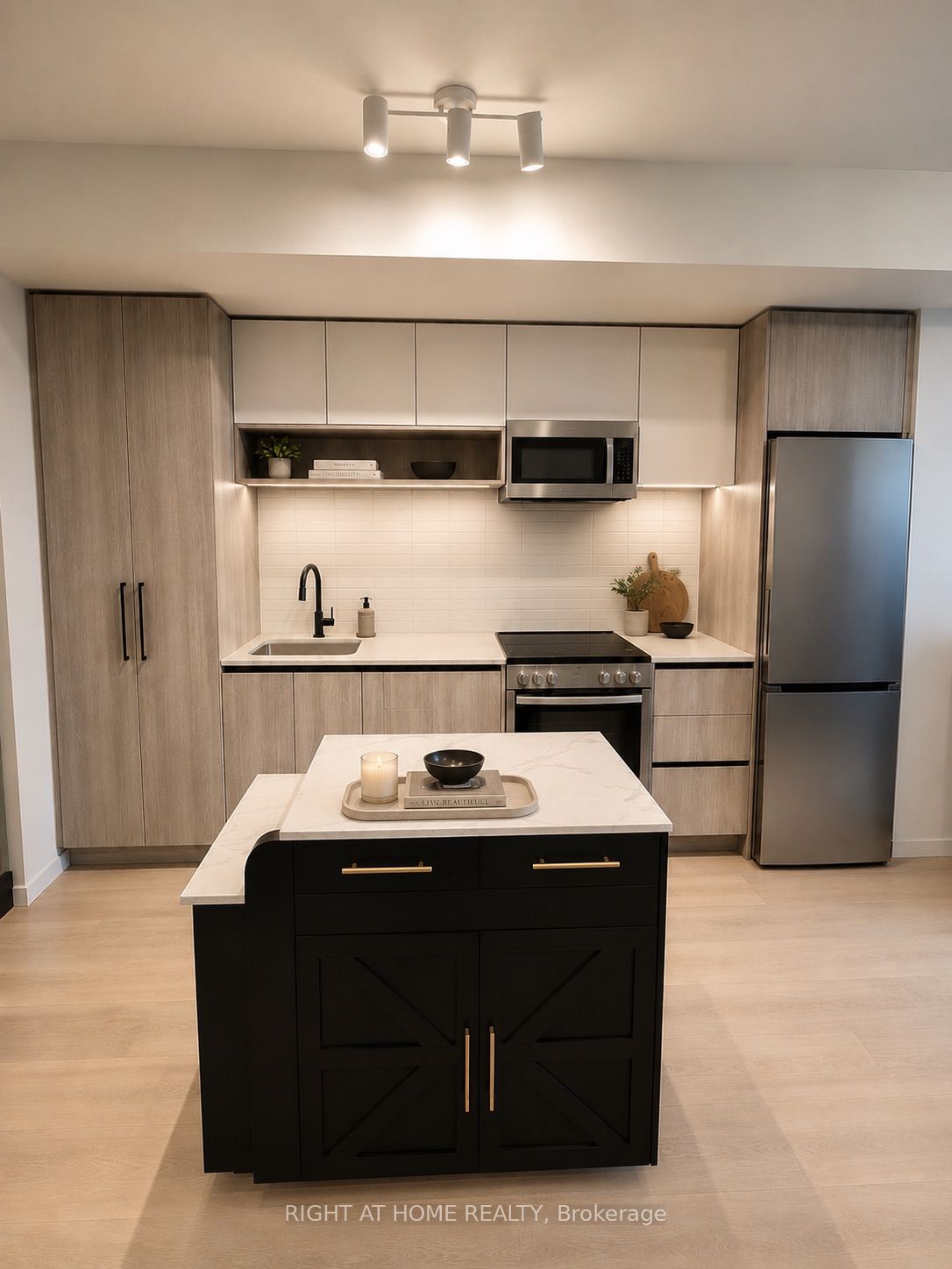 181 Sterling Road 616, Toronto, ON M6R 2B2 photo 3