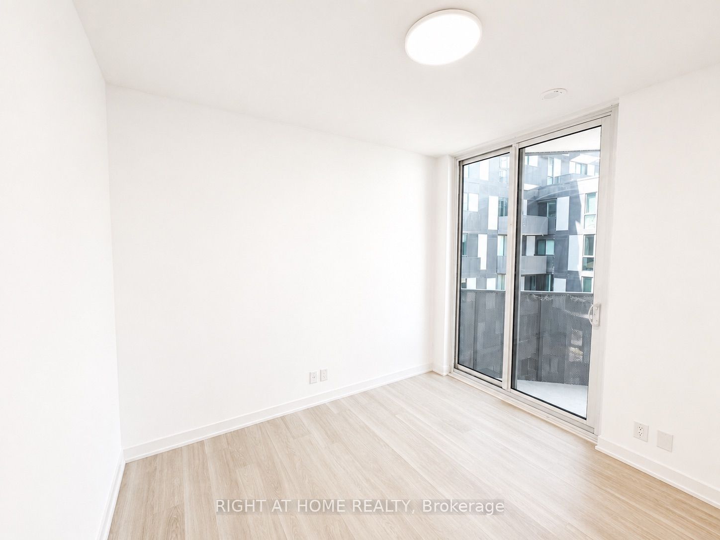 30 Tretti Way 903, Toronto, ON M3H 0E3 photo 5