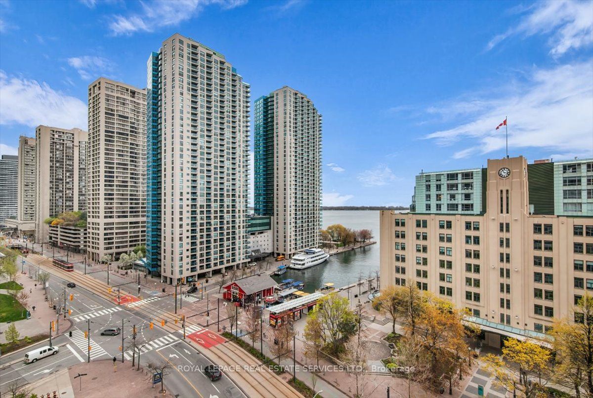 208 Queens Quay W 1104, Toronto, ON M5J 2Y5
