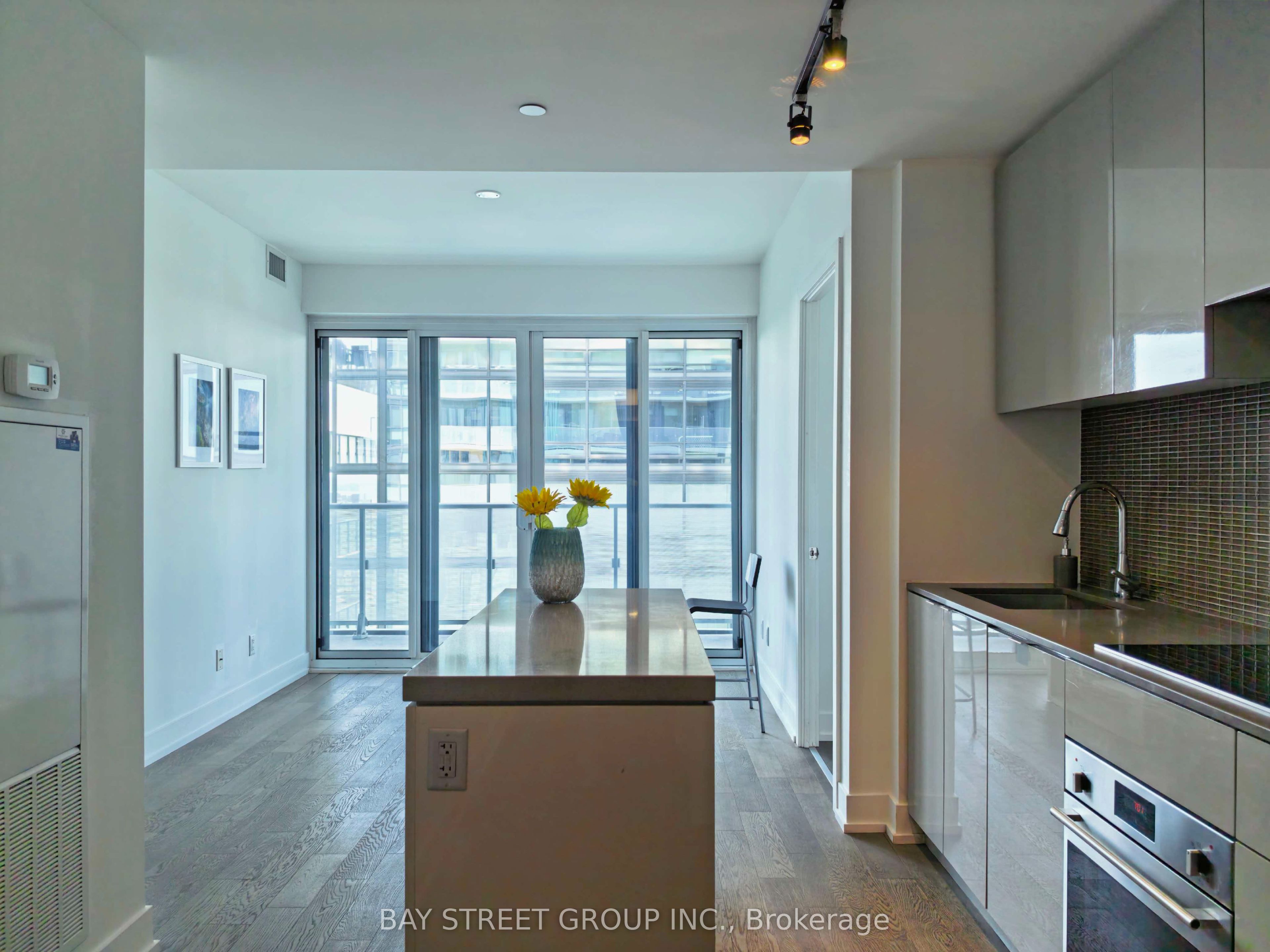 7 Grenville Street 4501, Toronto, ON M4Y 1W9 photo 3