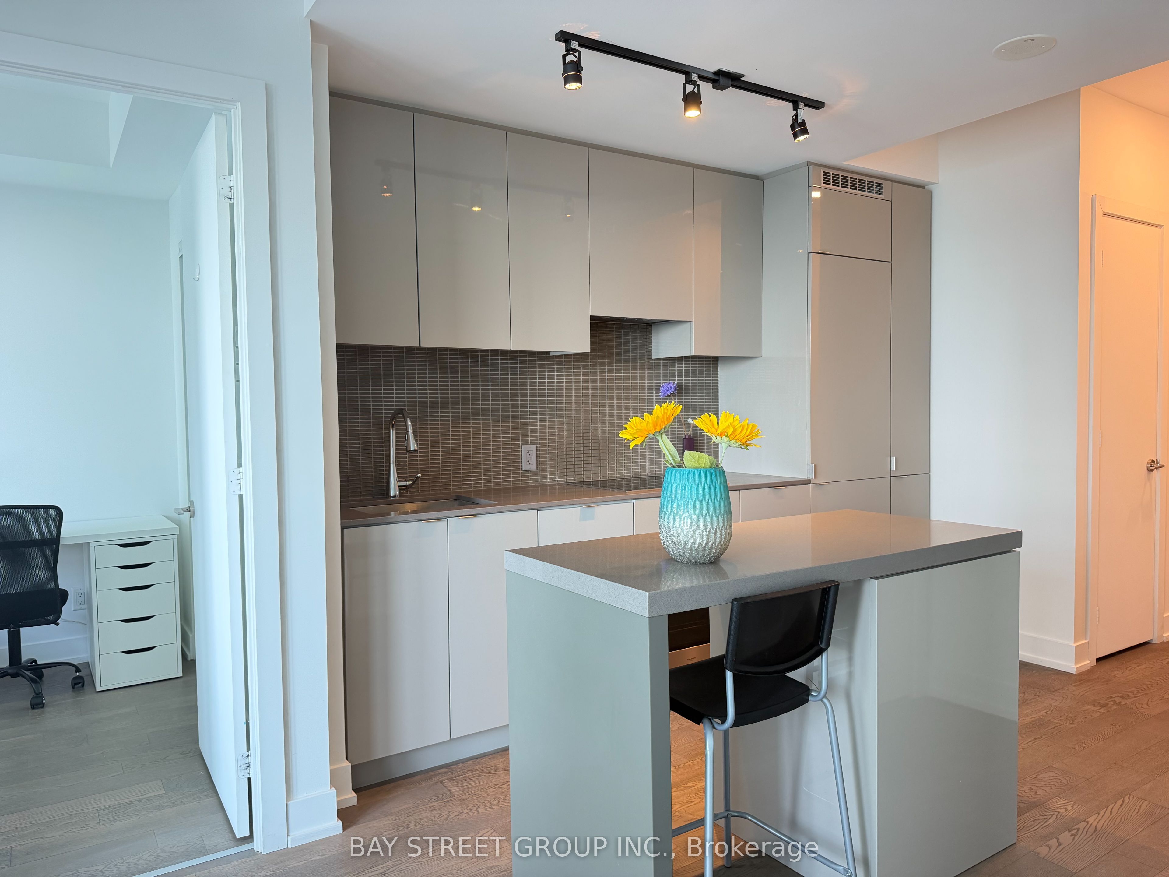 7 Grenville Street 4501, Toronto, ON M4Y 1W9 photo 4