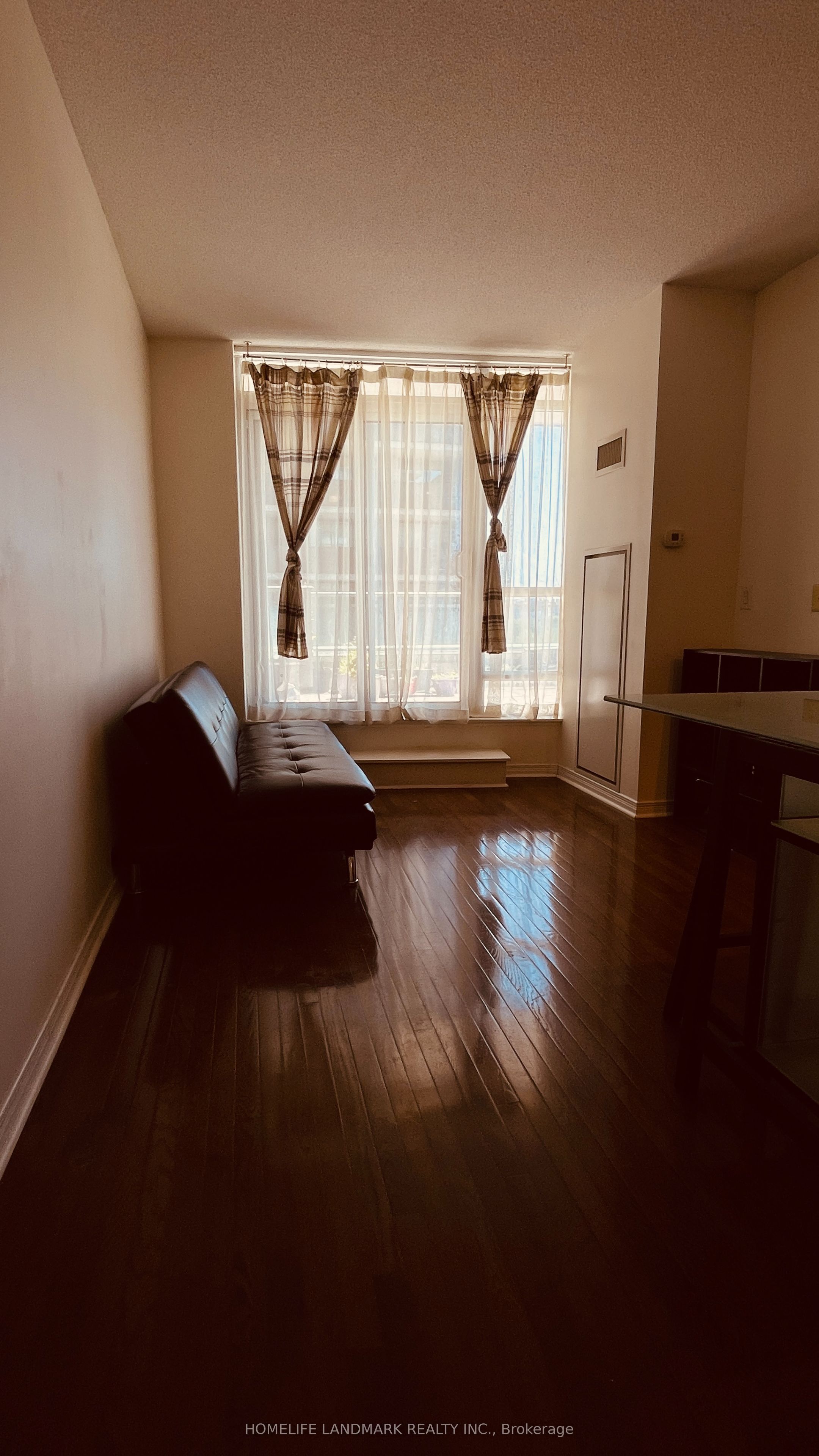 736 Spadina Avenue 803, Toronto, ON M5S 2J6 photo 5