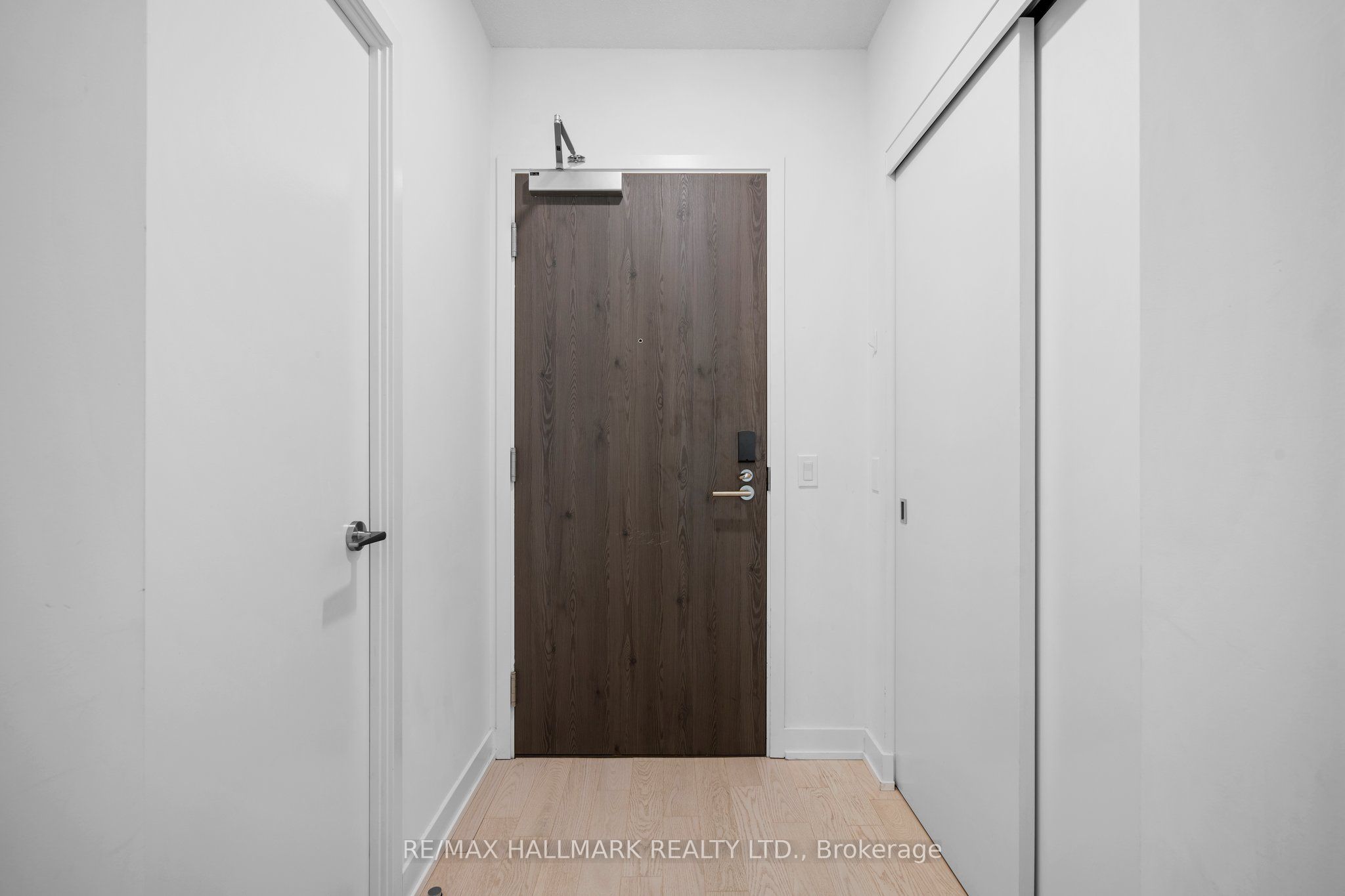 25 Richmond Street E 218, Toronto, ON M5C 0A6 photo 3