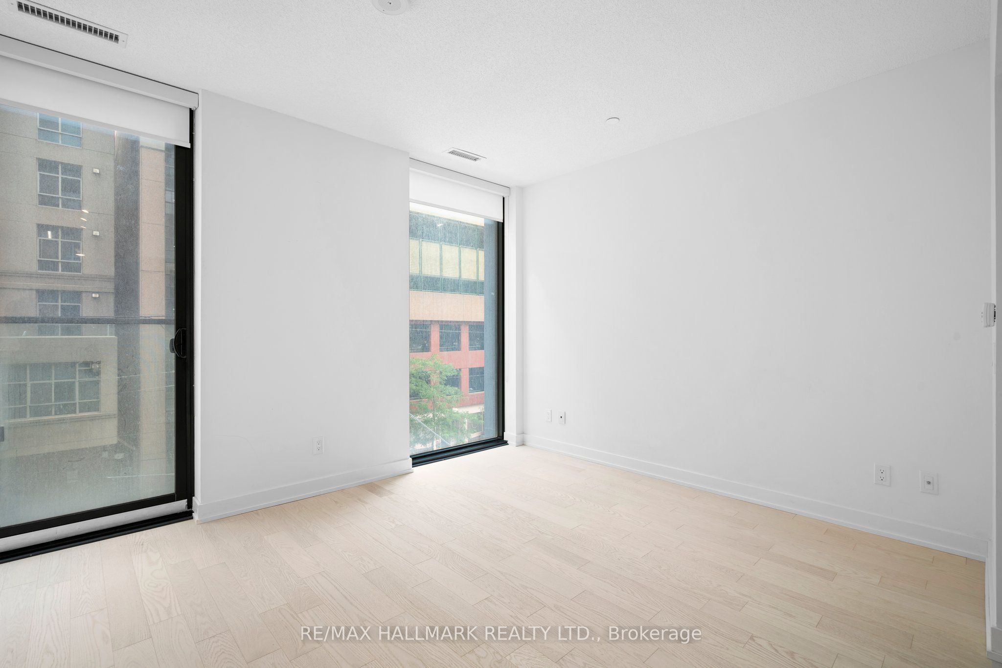 25 Richmond Street E 218, Toronto, ON M5C 0A6 photo 5