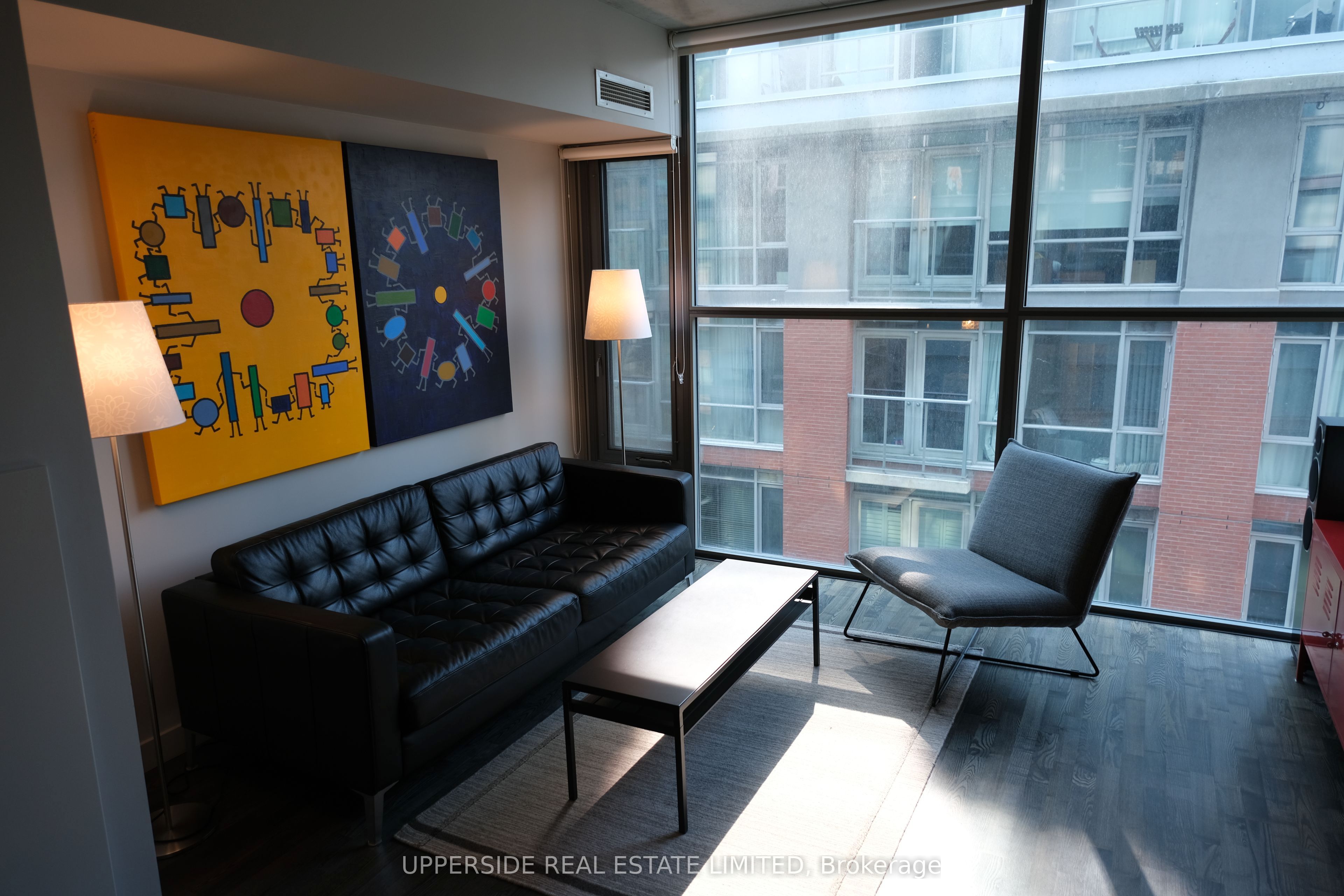 25 oxley Street, Toronto, ON M5V 2J5 photo 3