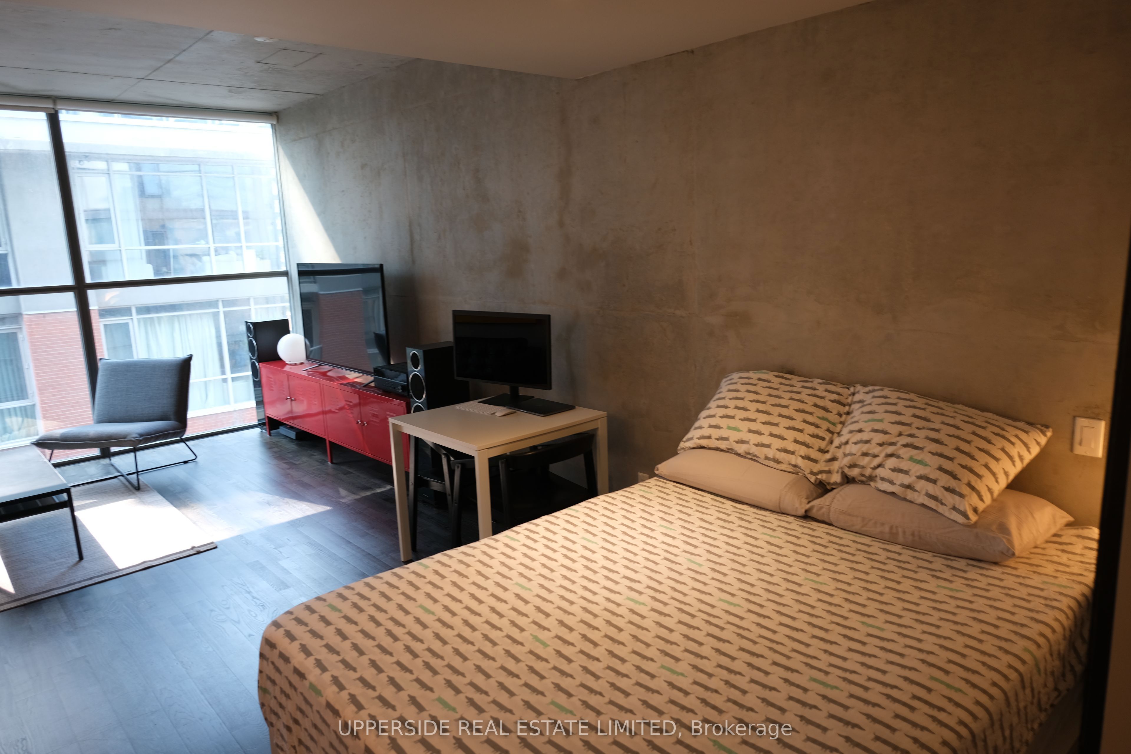 25 oxley Street, Toronto, ON M5V 2J5 photo 5