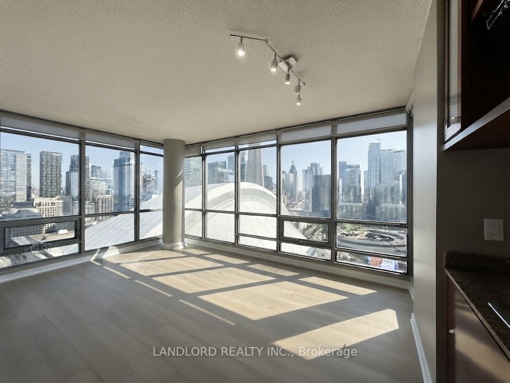5 Mariner Terrace 3210, Toronto, ON M5V 3V6 photo 2