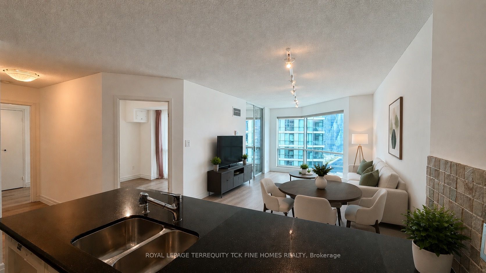 10 Yonge Street 2604, Toronto, ON M5E 1R4 photo 5