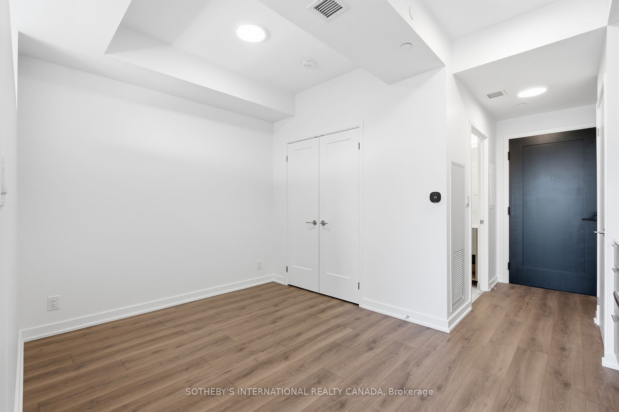 88 Bathurst Street 1420, Toronto, ON M5V 0W8 photo 5