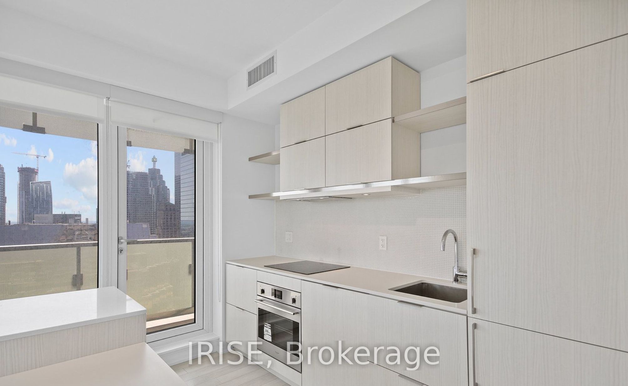 197 Yonge Street 3405, Toronto, ON M5B 0C1 photo 5