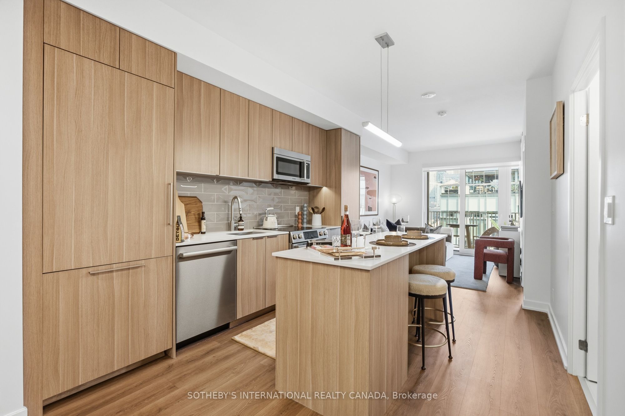 88 Bathurst Street 1212, Toronto, ON M5V 0W8 photo 5