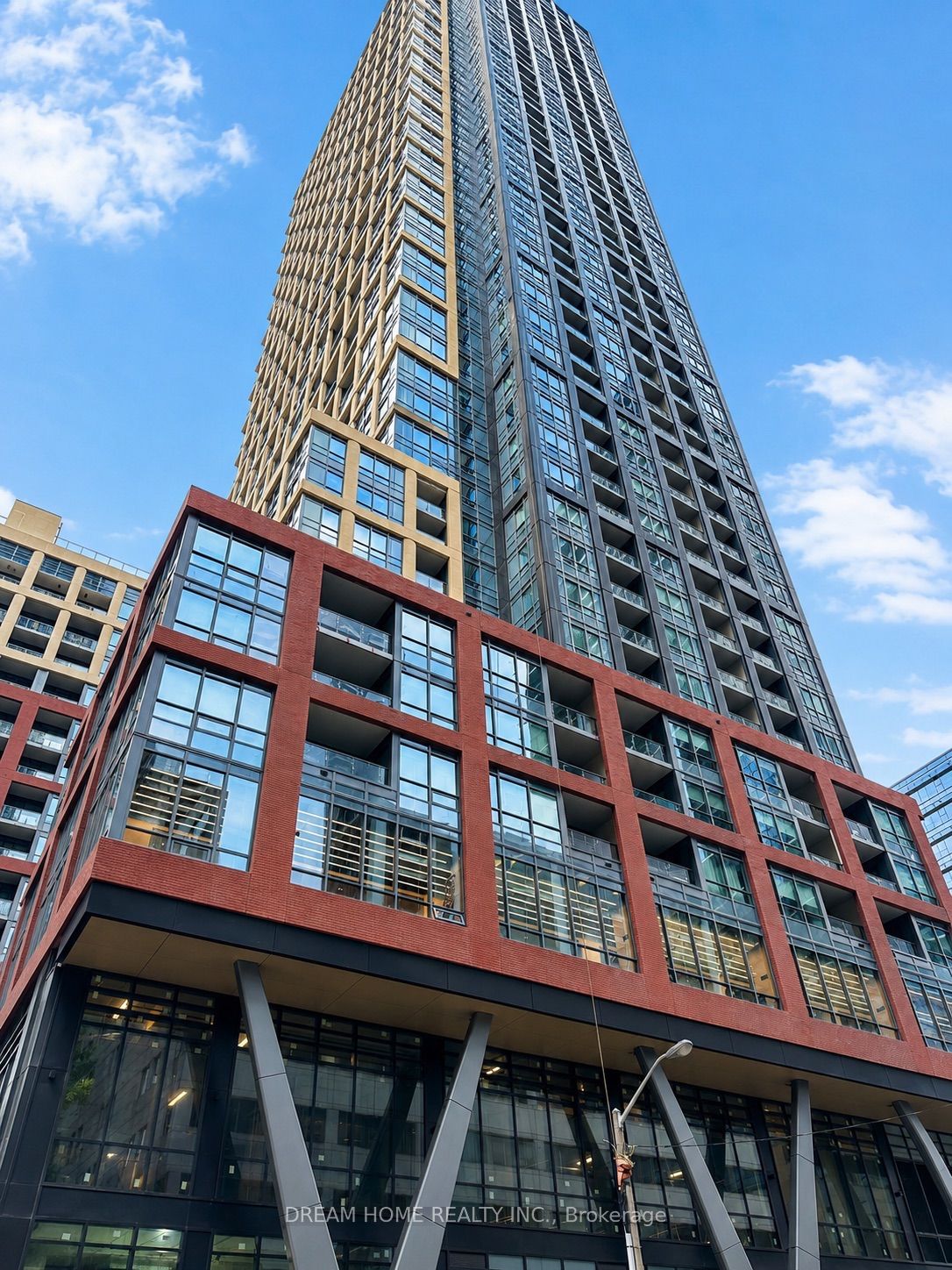108 Peter Street 3505, Toronto, ON M5V 0W2