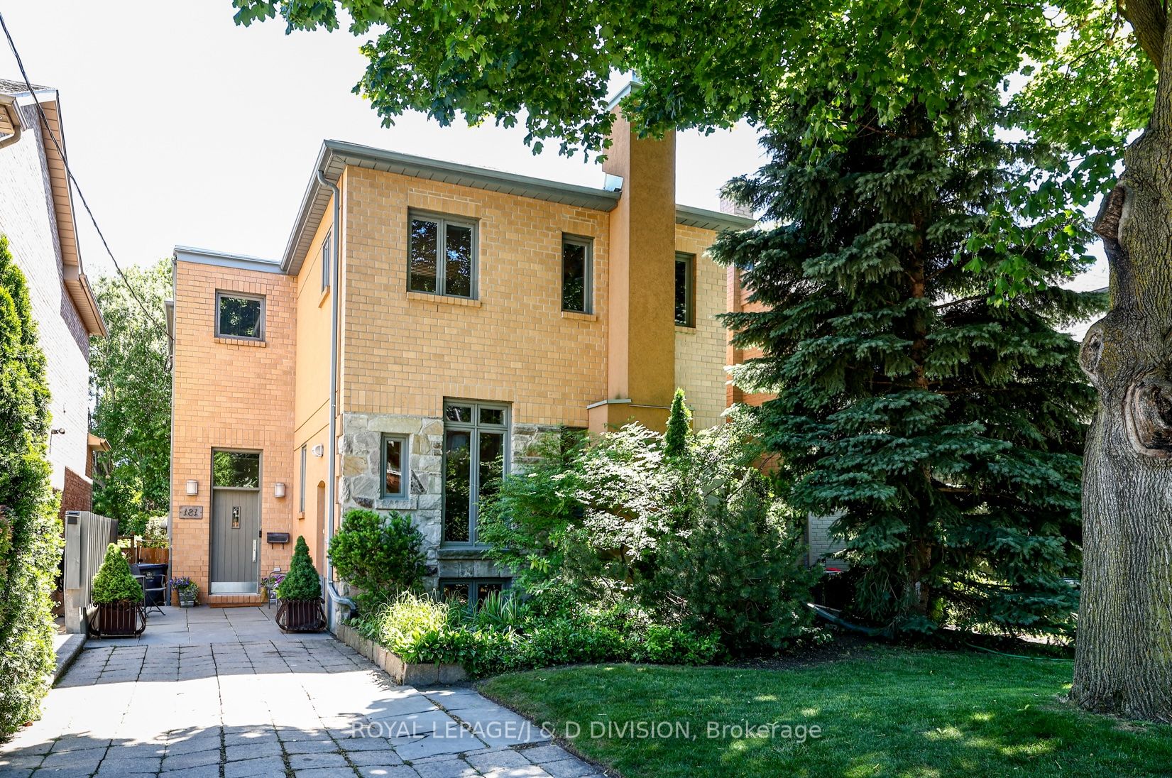181 Rumsey Road, Toronto, ON M4G 1P4